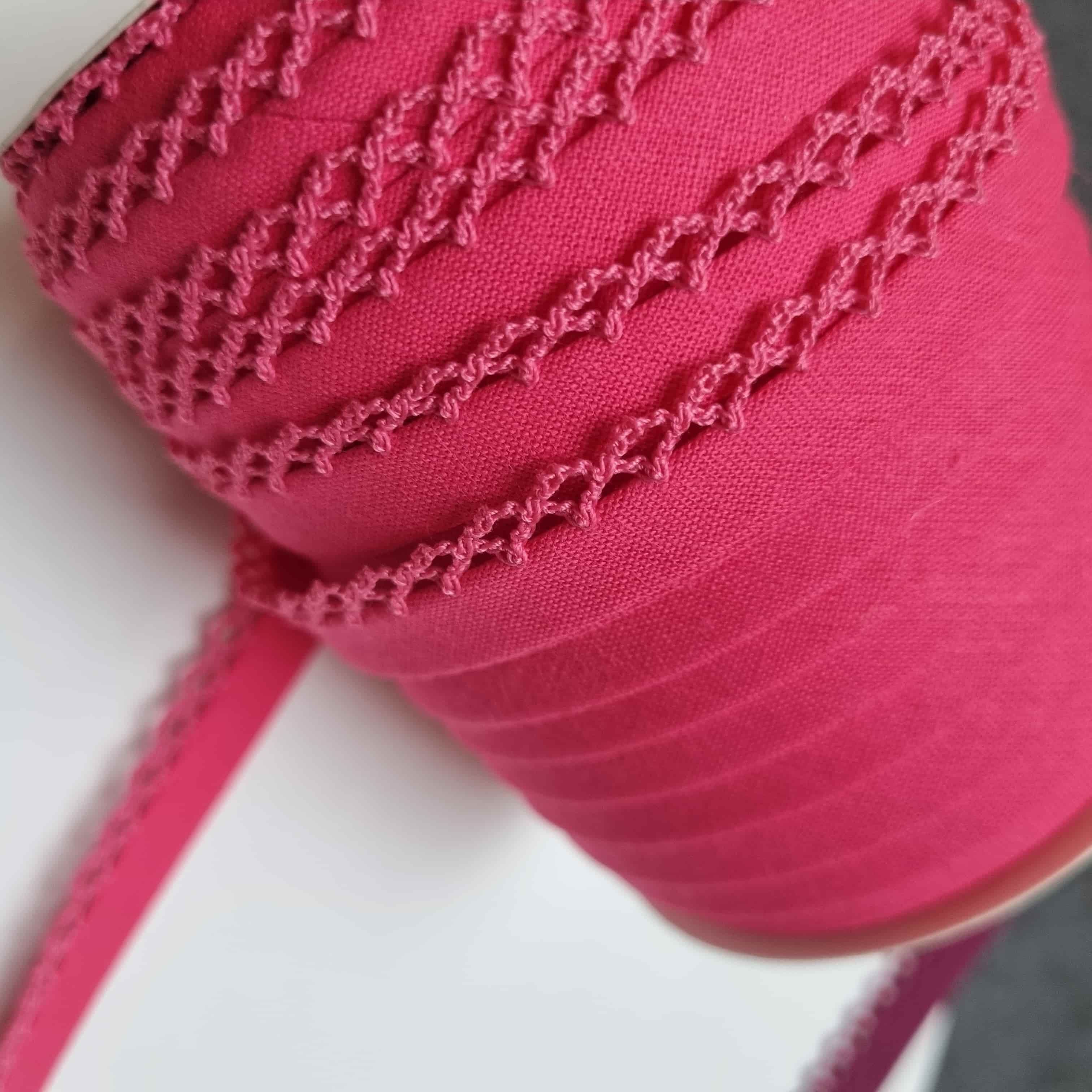 Schrägband mit Häkelspitze