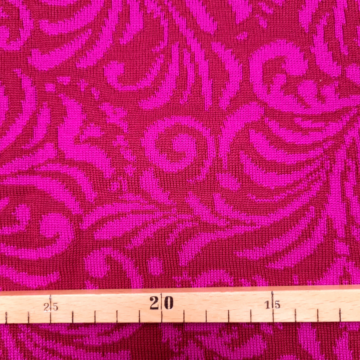 superweicher Merino Jaquard Feinstrick himbeere/dunkle Beere
