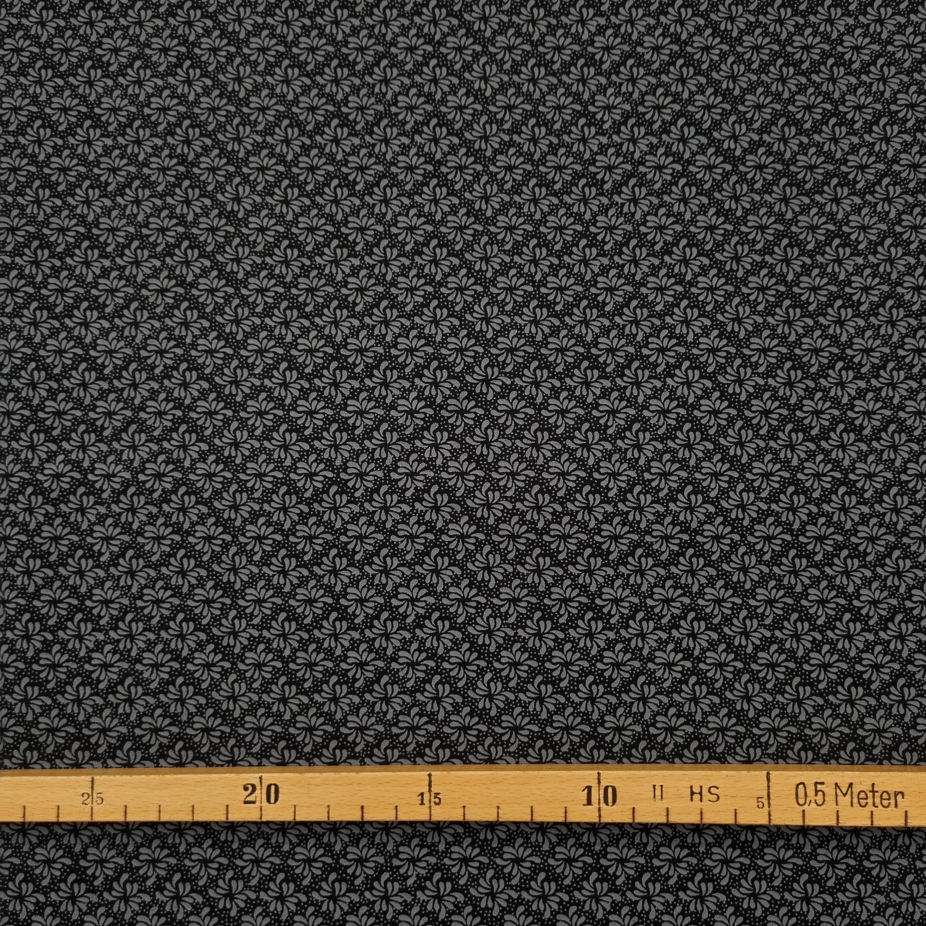 Baumwollwebstoff mit schwarz/anthrazitfarbenen Muster Webstoff Hemmers Itex Malu - Stoffhaus