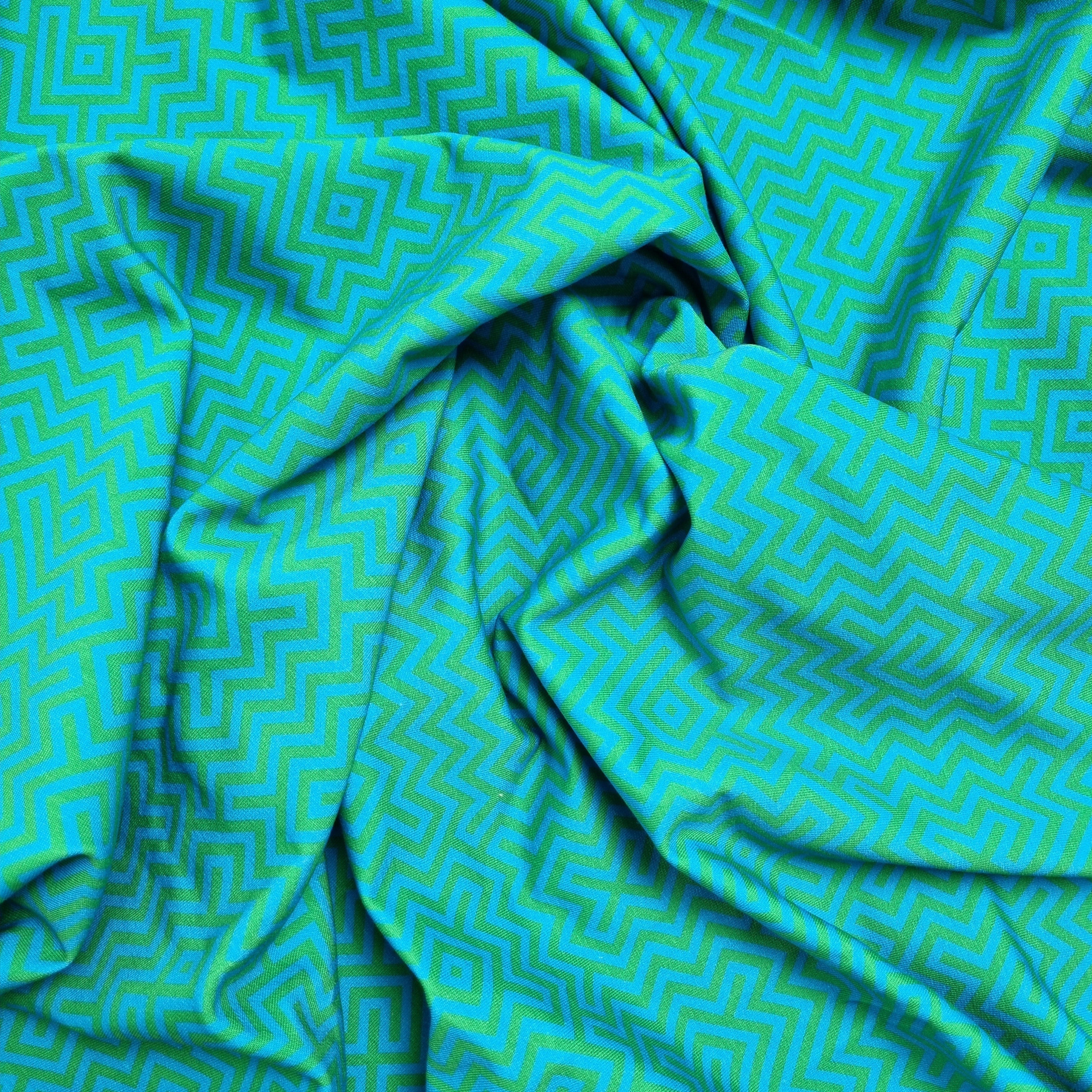 Eigenproduktion "crispy" grünblaues geometrisches Muster French Terry, neu Malu Stoffhaus - Nähschule - Atelier Malu - Stoffhaus