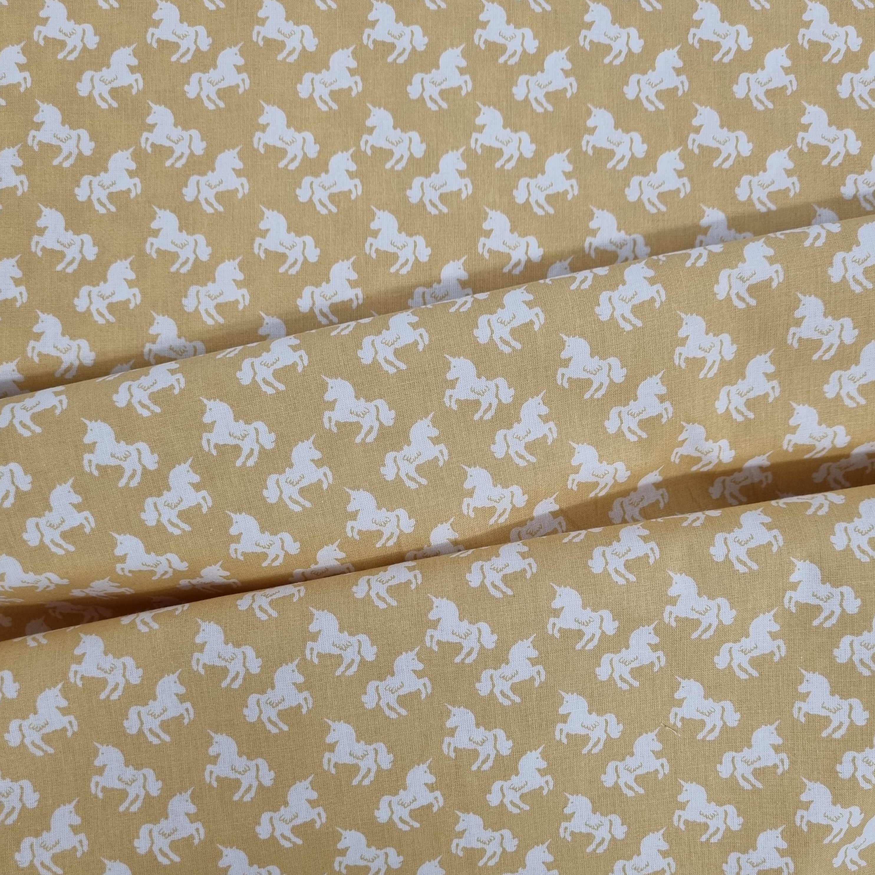 Einhörner div. Farben Webstoff Malu Stoffhaus gelb Malu - Stoffhaus