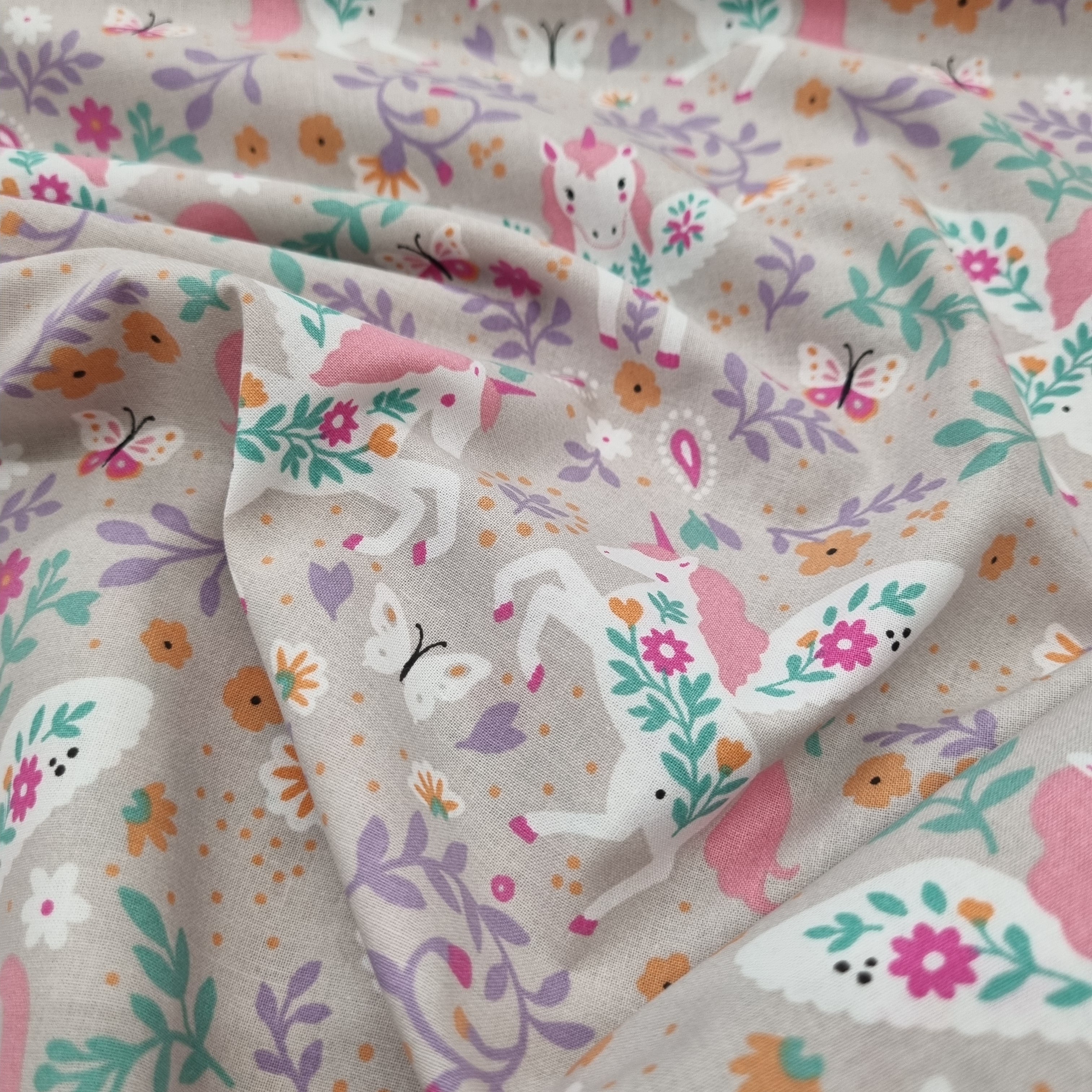 Einhornpaare auf Webstoff Viskosewebstoff, neu Domotex Malu - Stoffhaus