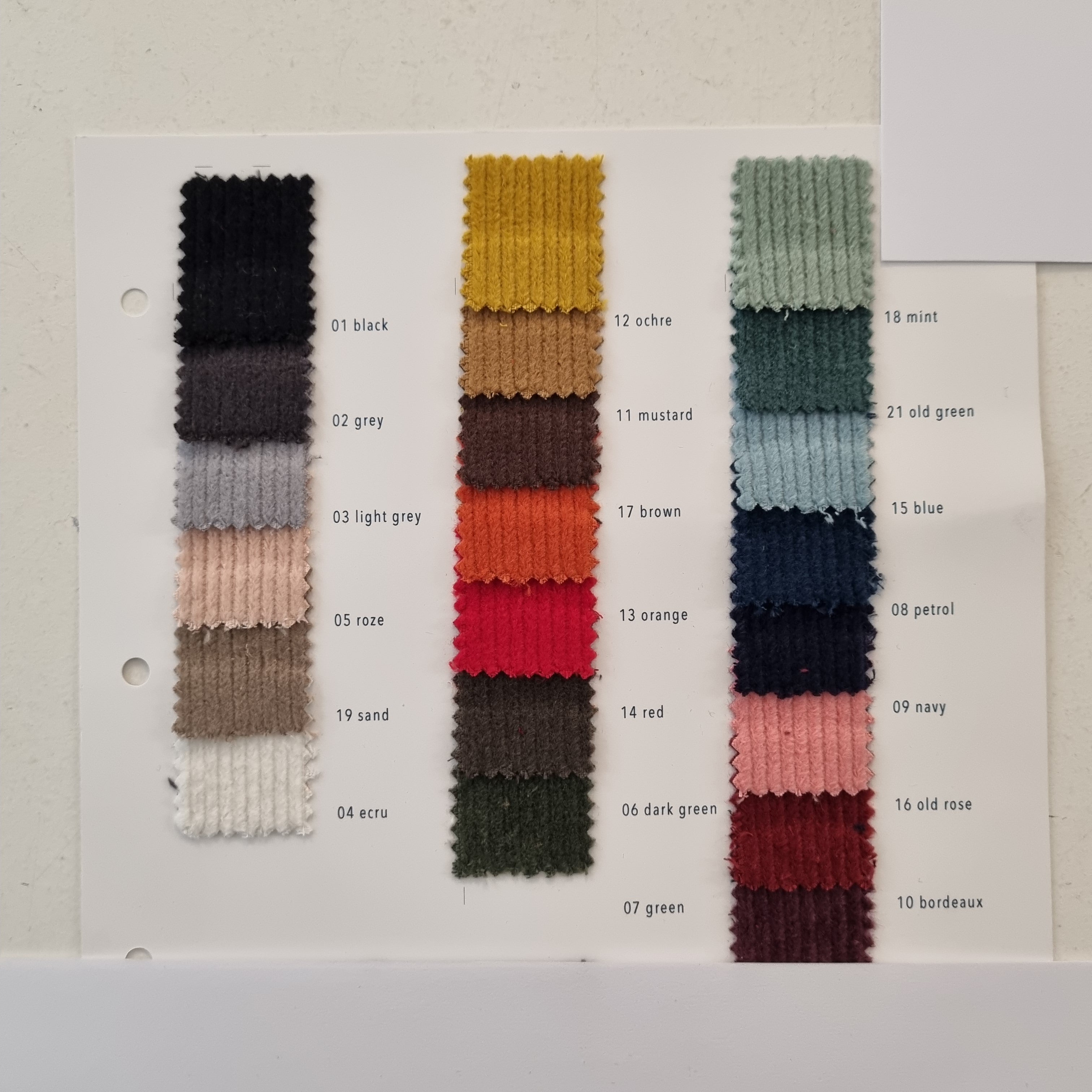 elastischer Breitcord viele Farben Cord Malu Stoffhaus - Nähschule - Atelier Malu - Stoffhaus