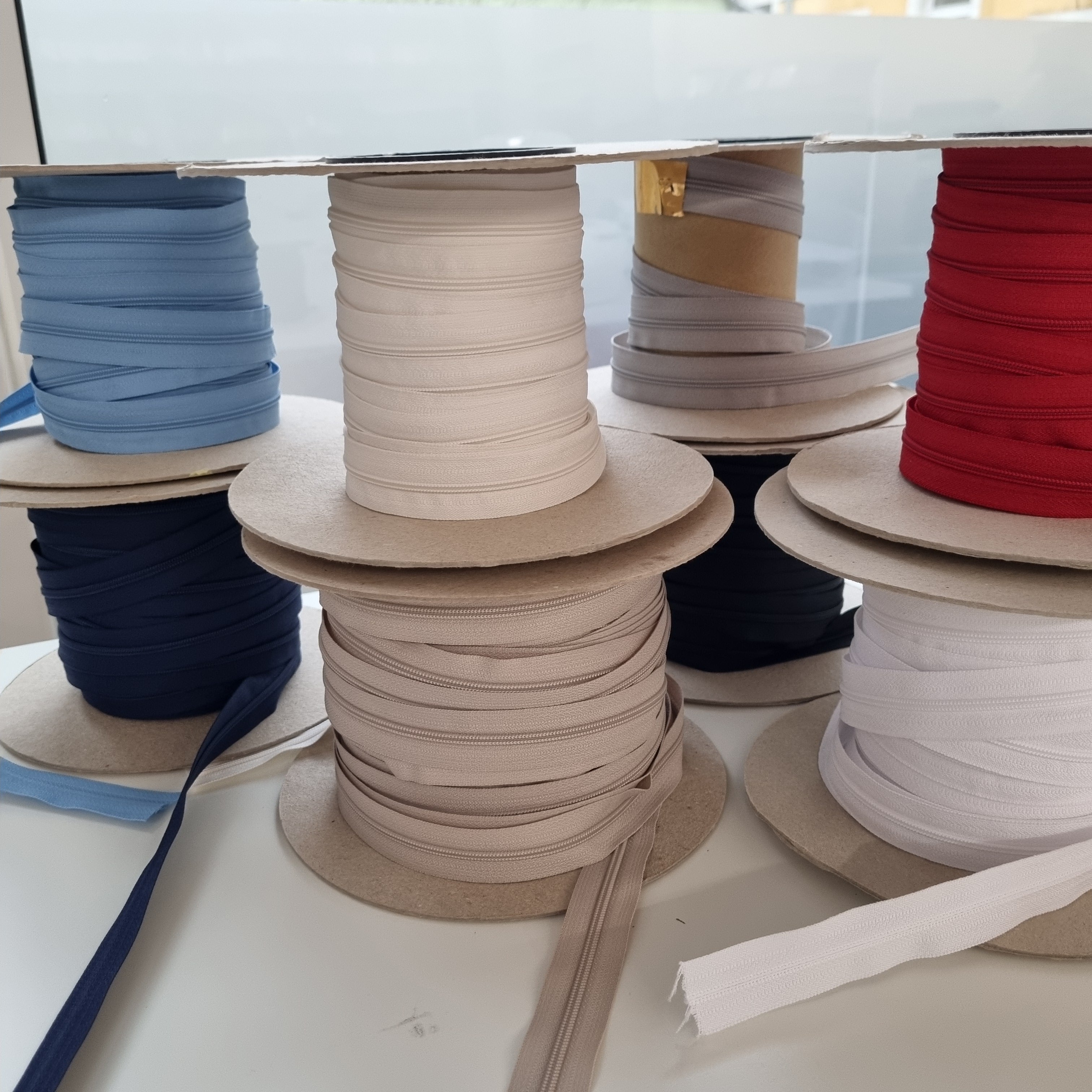 Endlosreißverschluß 3mm Kunststoffspirale Reißverschlüsse YKK Malu - Stoffhaus
