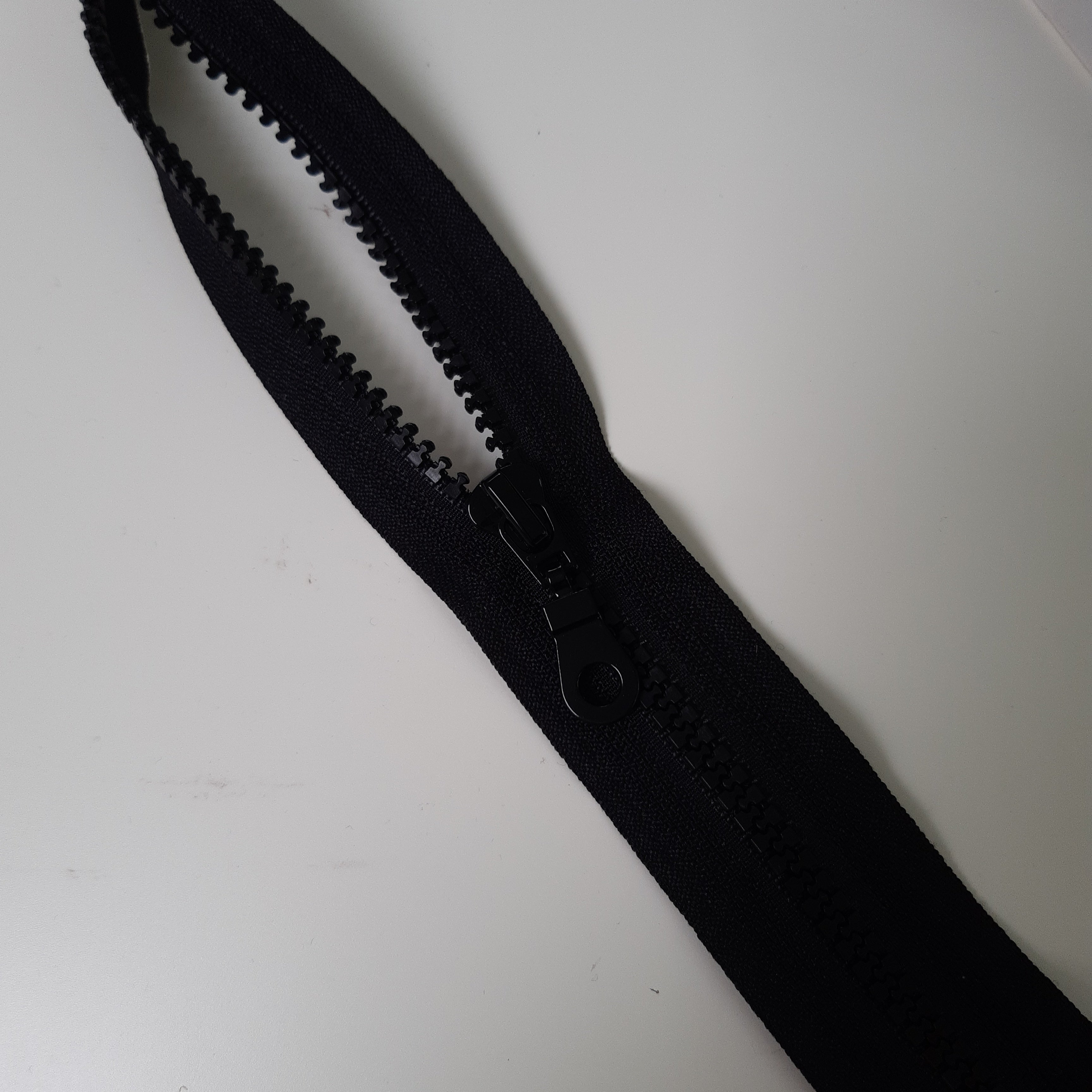 Endlosreißverschluß schwarz Plastik Endlosreißverschluß Veno Malu - Stoffhaus