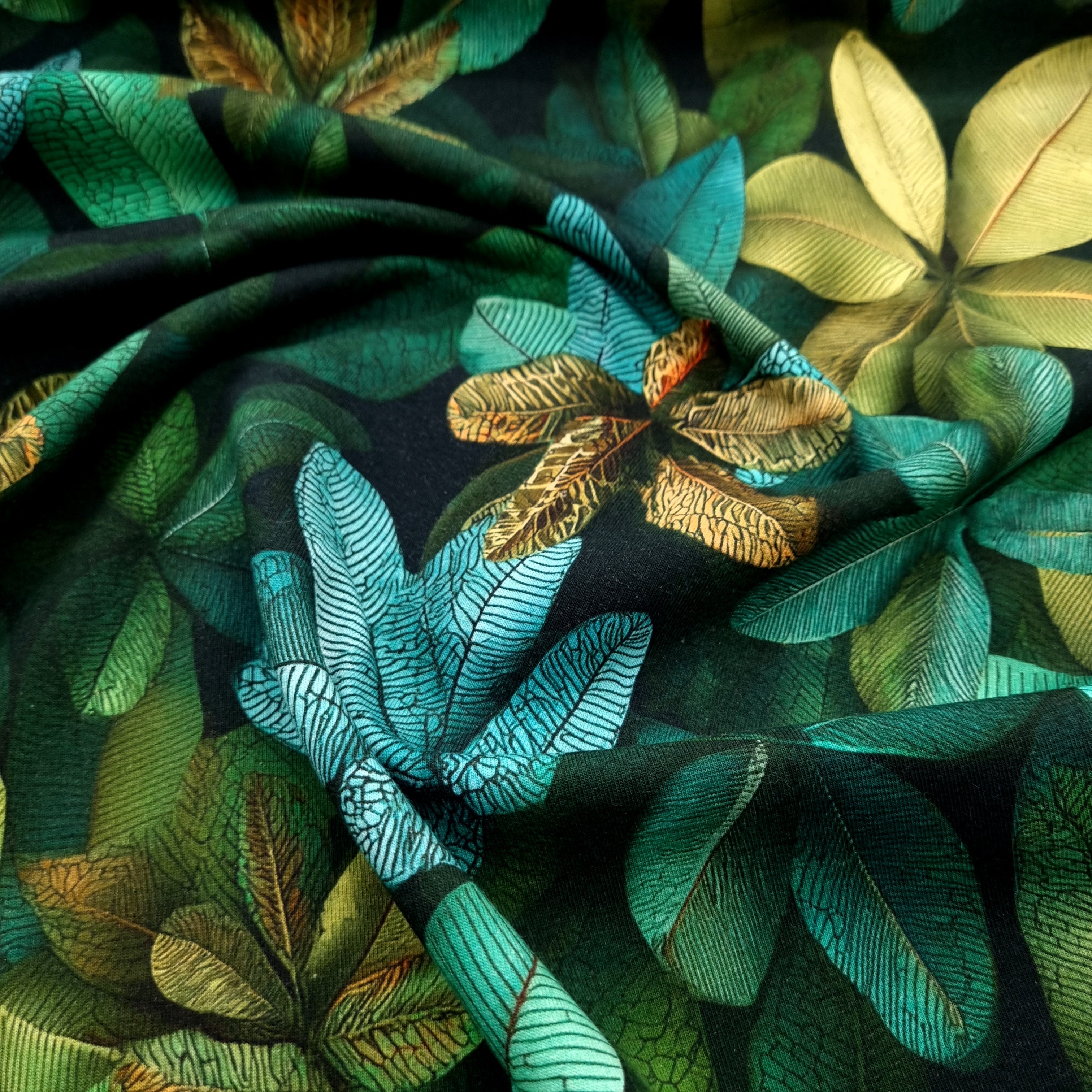 große grüne Blätter auf Sweat Sweat, neu Hemmers Itex Malu - Stoffhaus