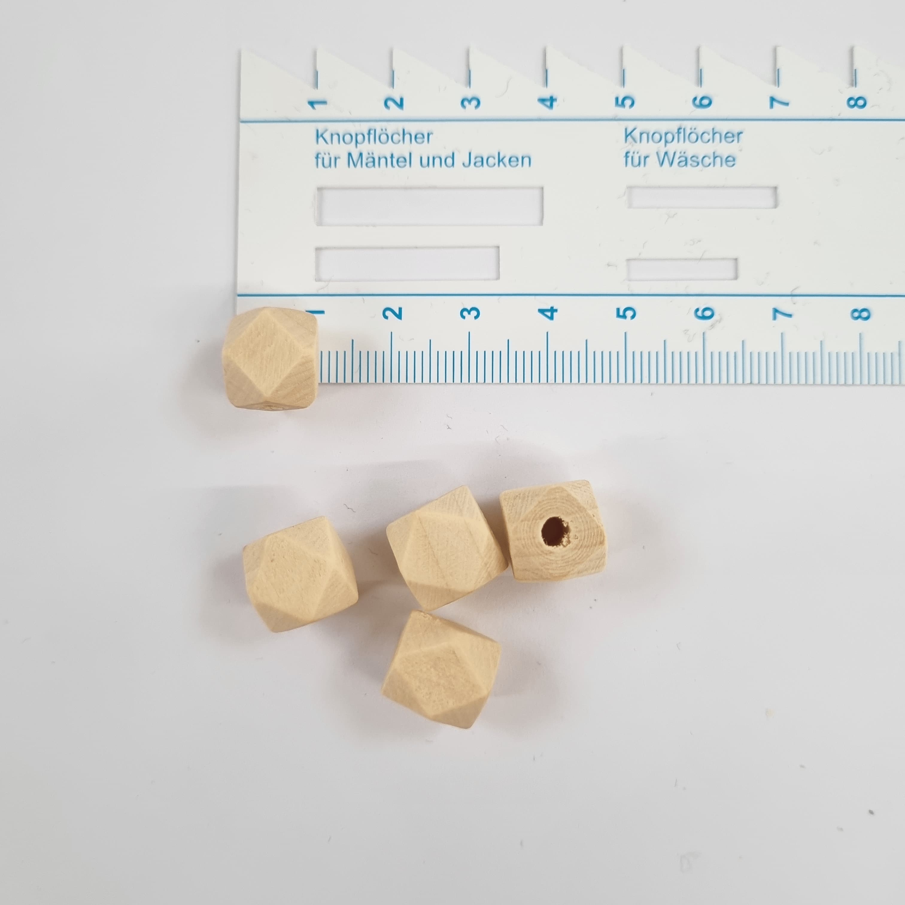 Holzperlen 12x12mm Reißverschlüsse Malu Stoffhaus - Nähschule - Atelier Malu - Stoffhaus