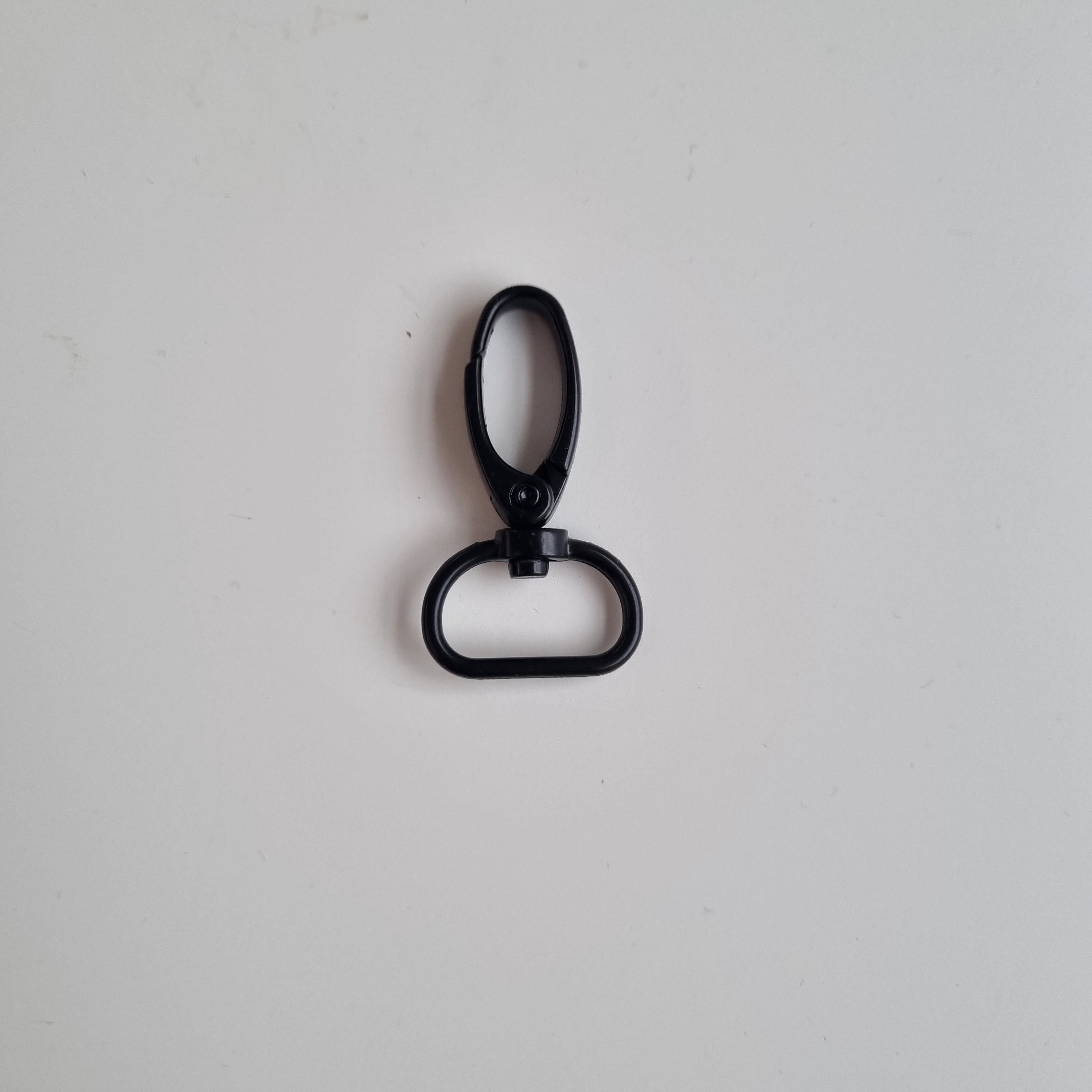 Karabiner 20mm schwarz Verschlüsse Malu Stoffhaus - Nähschule - Atelier Malu - Stoffhaus