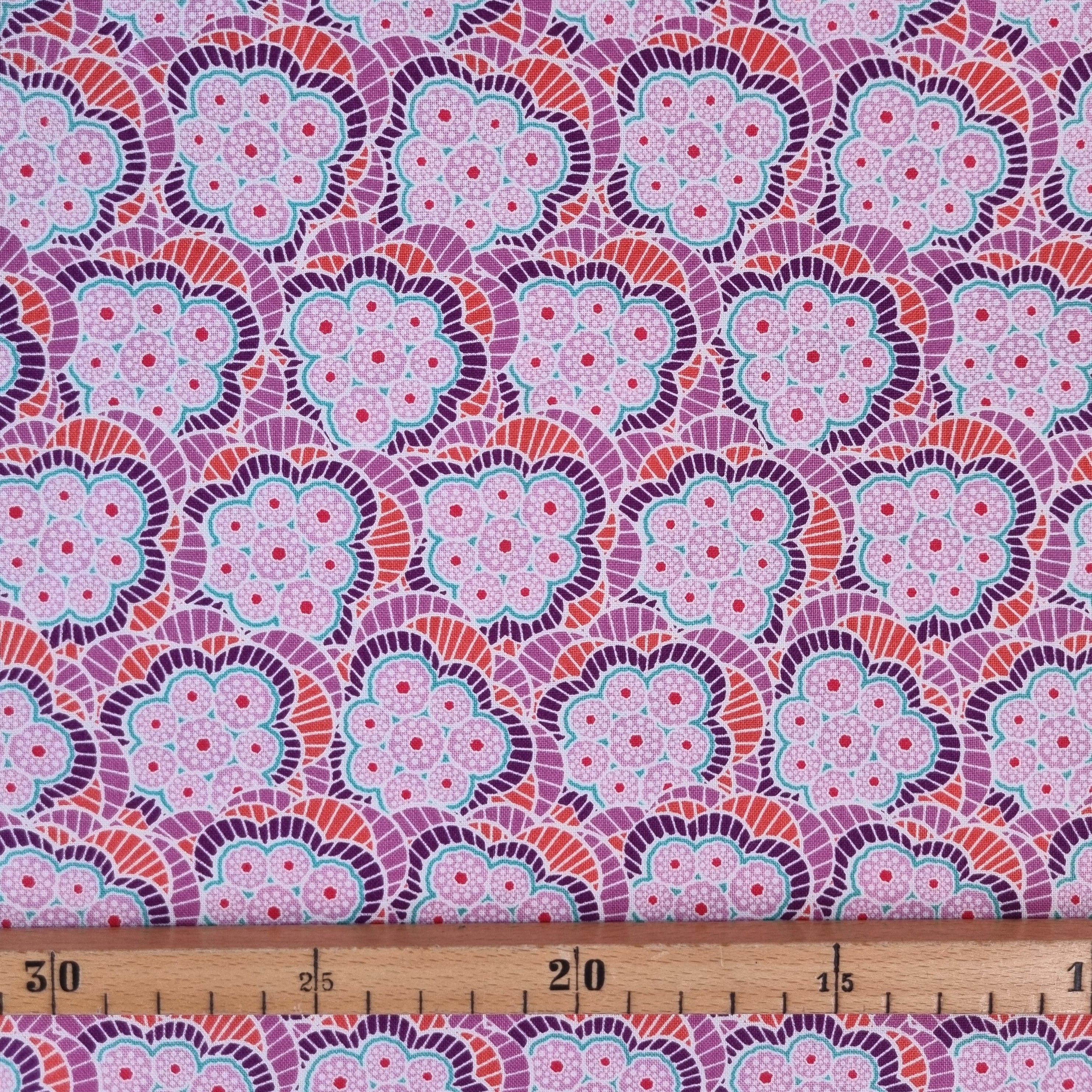 Klara Lilac von Tilda Patchwork Art Gallery Fabrics Malu - Stoffhaus