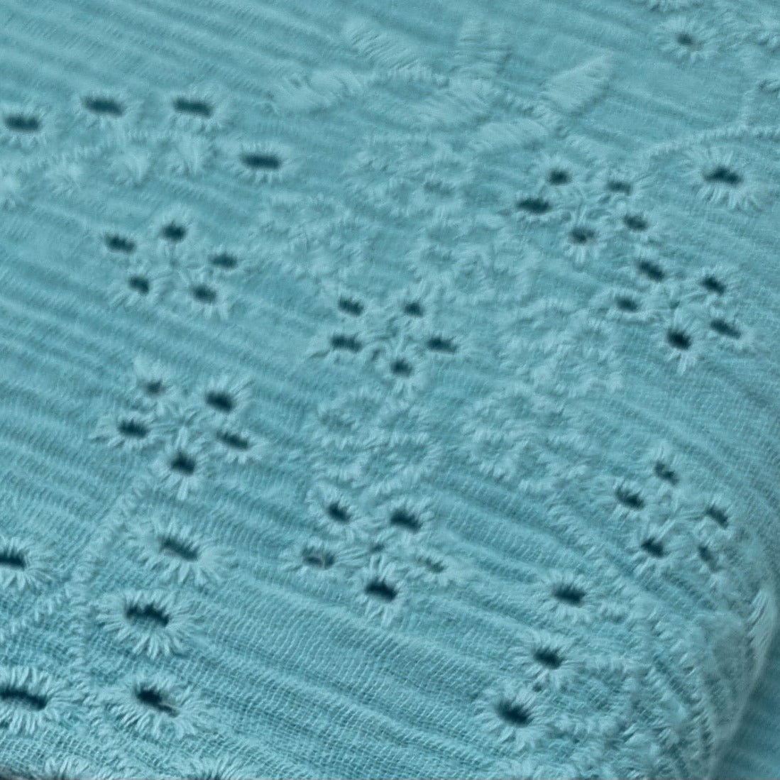 Musselin mit Lochstickerrei türkis Musselin, neu Malu Stoffhaus - Nähschule - Atelier Malu - Stoffhaus