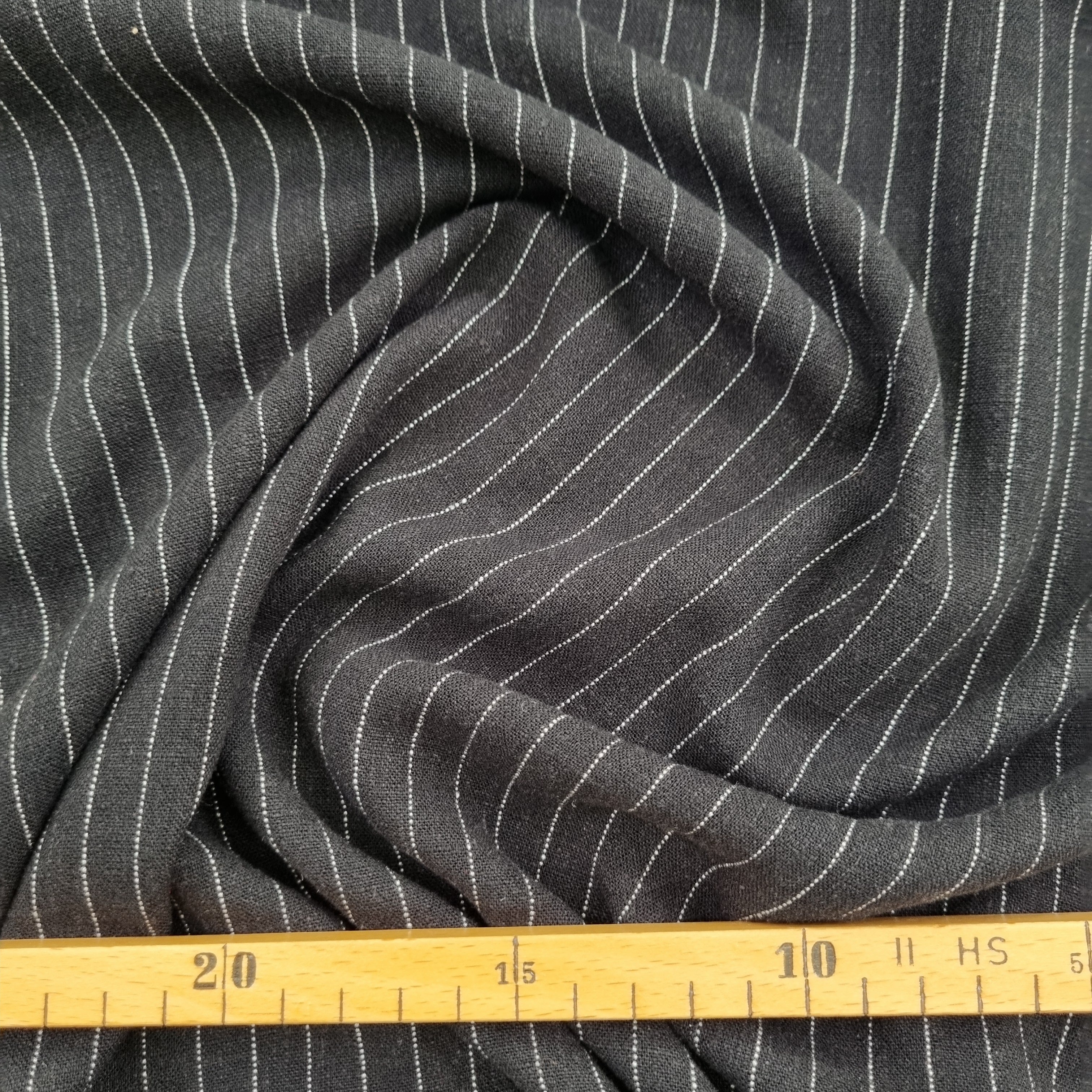 Nadelstreifen Viskoseleinen zwei Farben Webstoff, neu Malu Stoffhaus - Nähschule - Atelier schwarz Malu - Stoffhaus