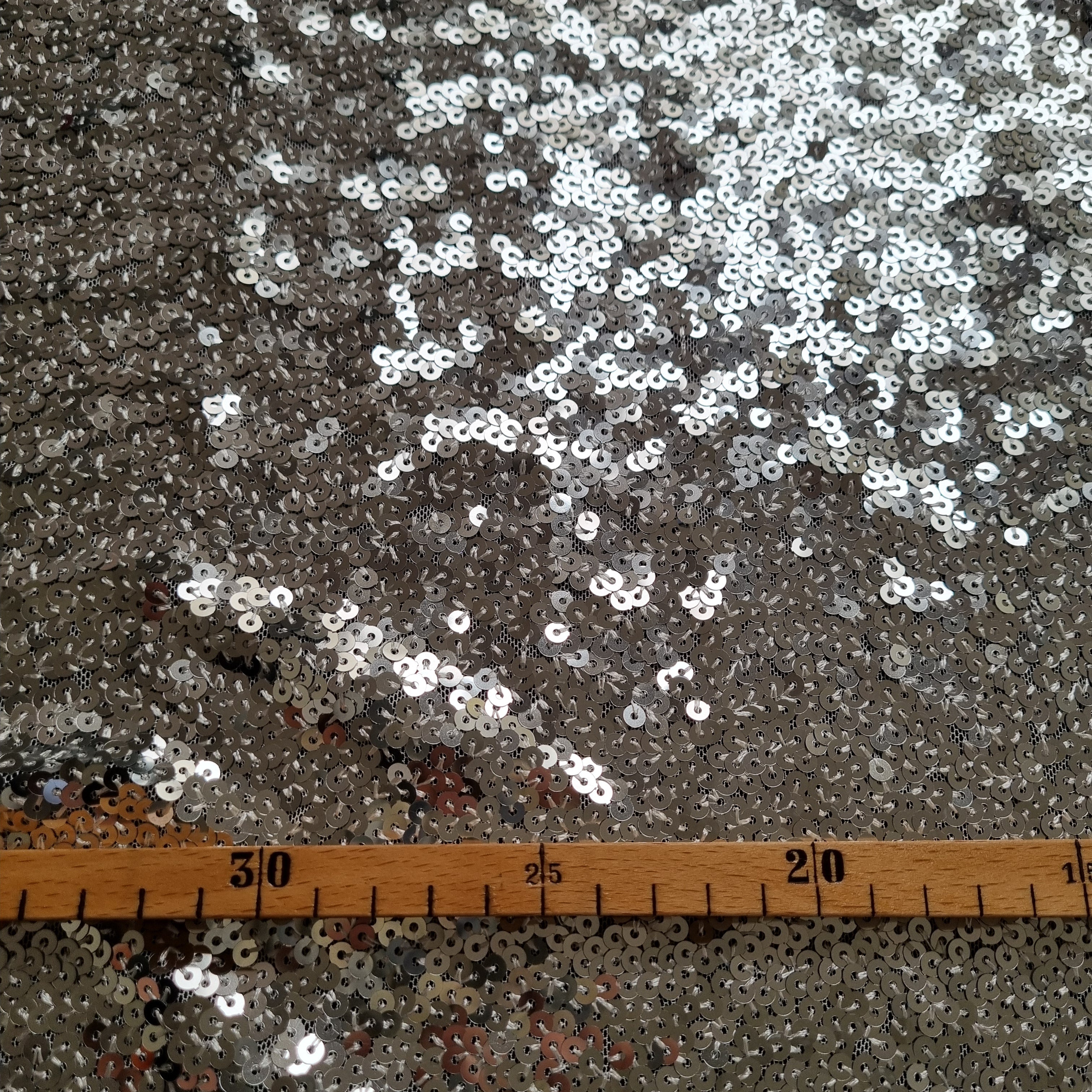 Pallietten silber Webstoff, neu MANIFATTURA FODERAMI CIMMINO Malu - Stoffhaus