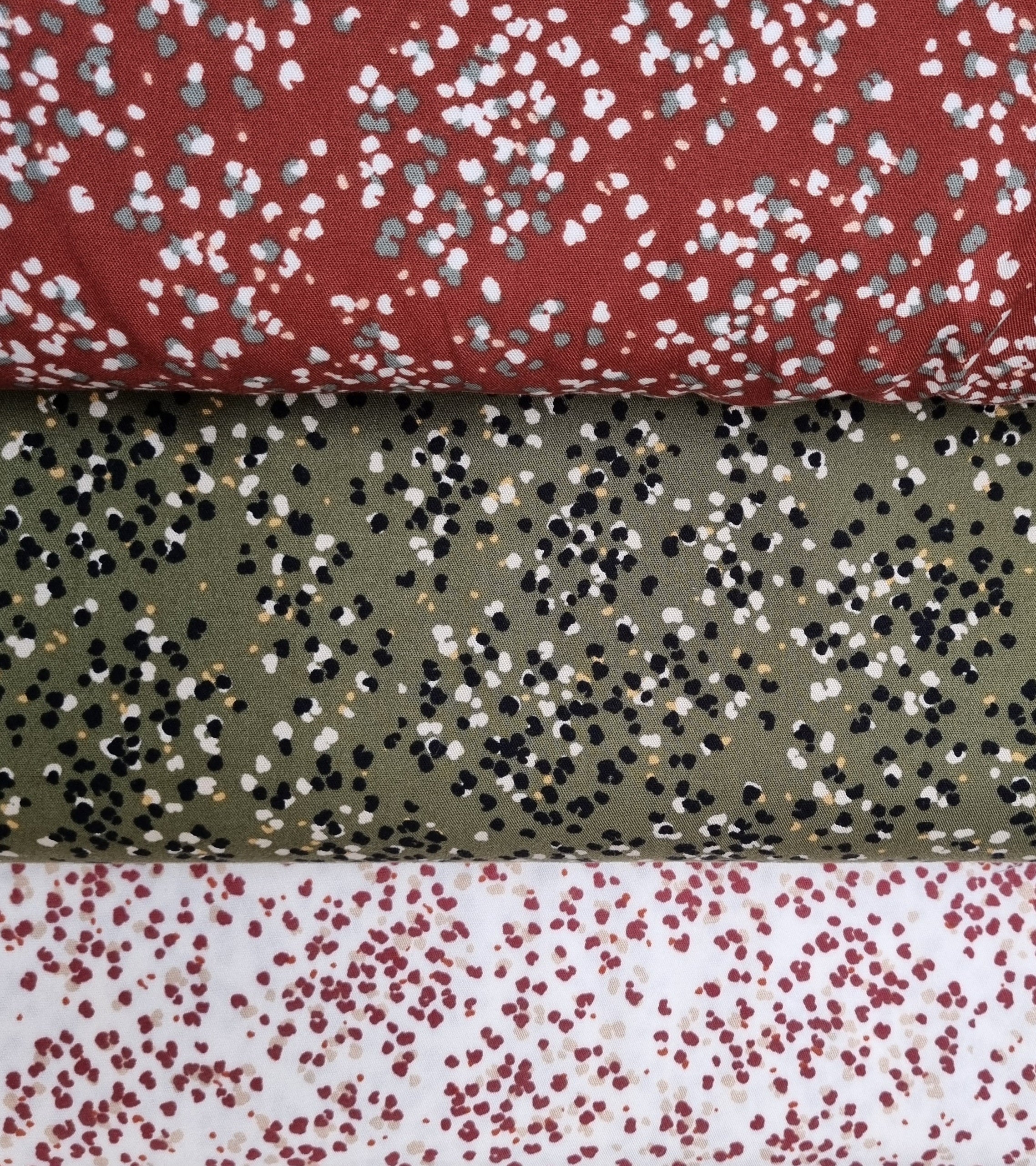 Pünktchen Viskosetwill drei Farben Viskosewebstoff, neu Malu Stoffhaus Malu - Stoffhaus