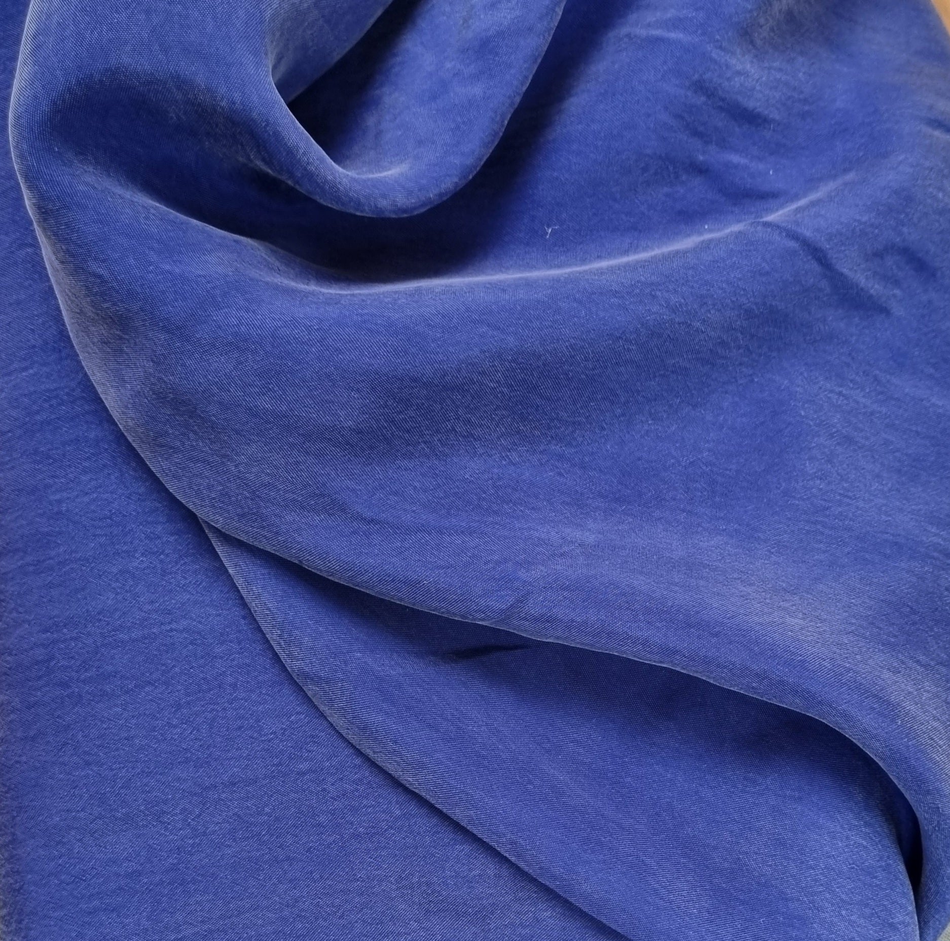 royalblauer Blusenstoff Sweat Malu Stoffhaus - Nähschule - Atelier Malu - Stoffhaus