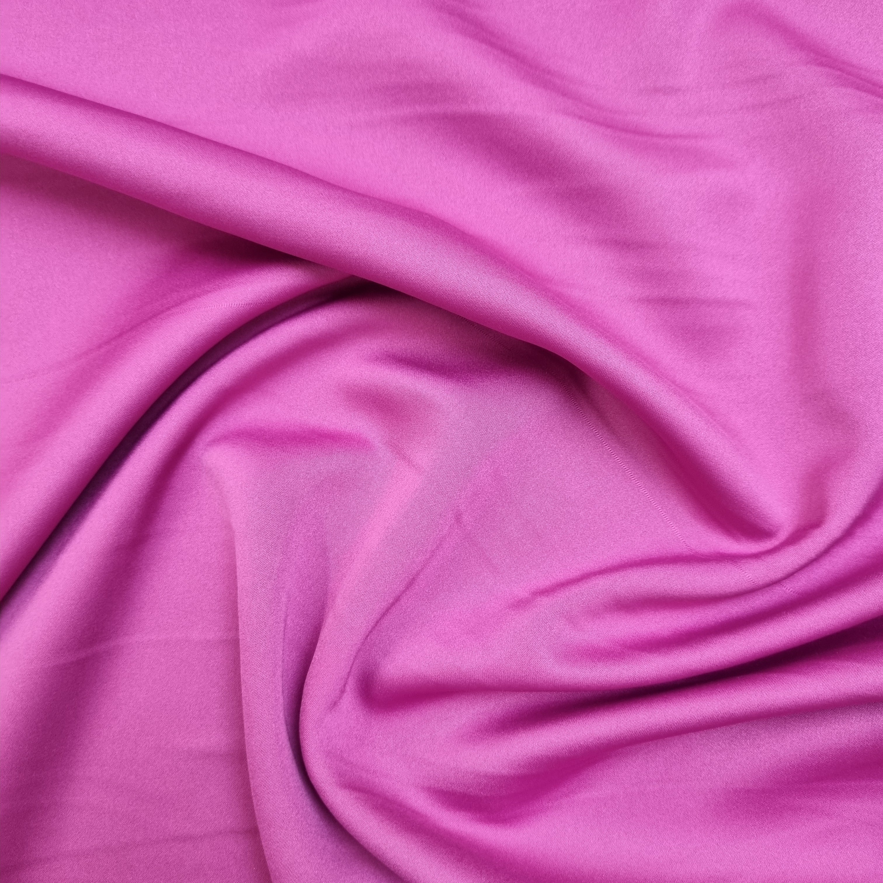 Satin uni verschiedene Farben Webstoff, neu Malu Stoffhaus - Nähschule - Atelier cerise Malu - Stoffhaus