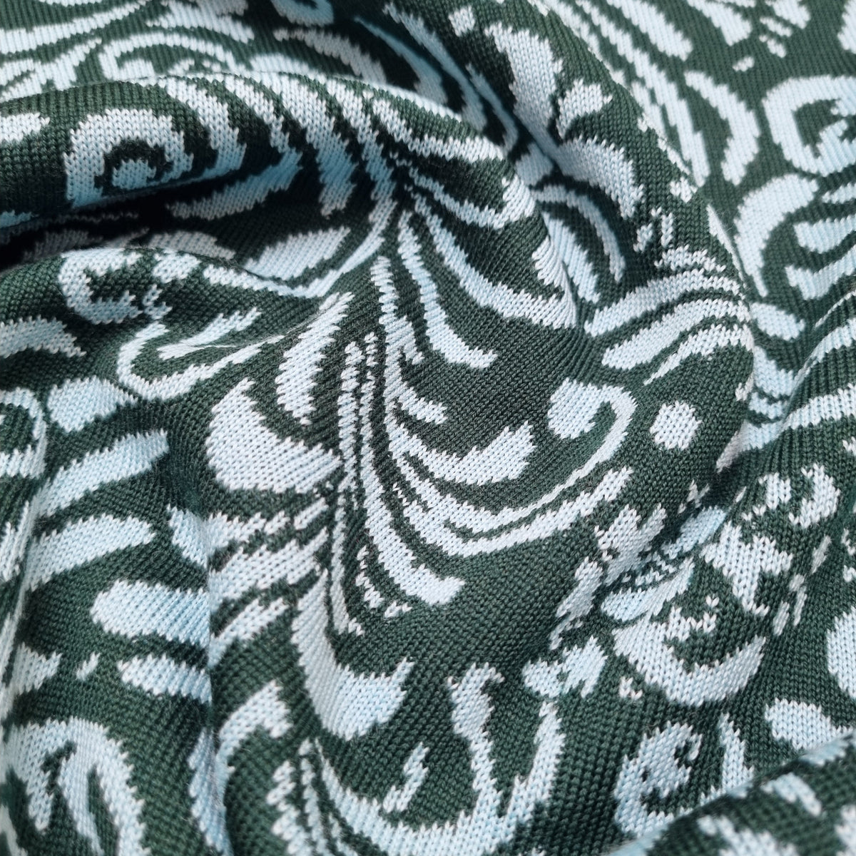 superweicher Merino Jaquard Feinstrick hellblau/tanne Feinstrick Toptex Malu - Stoffhaus