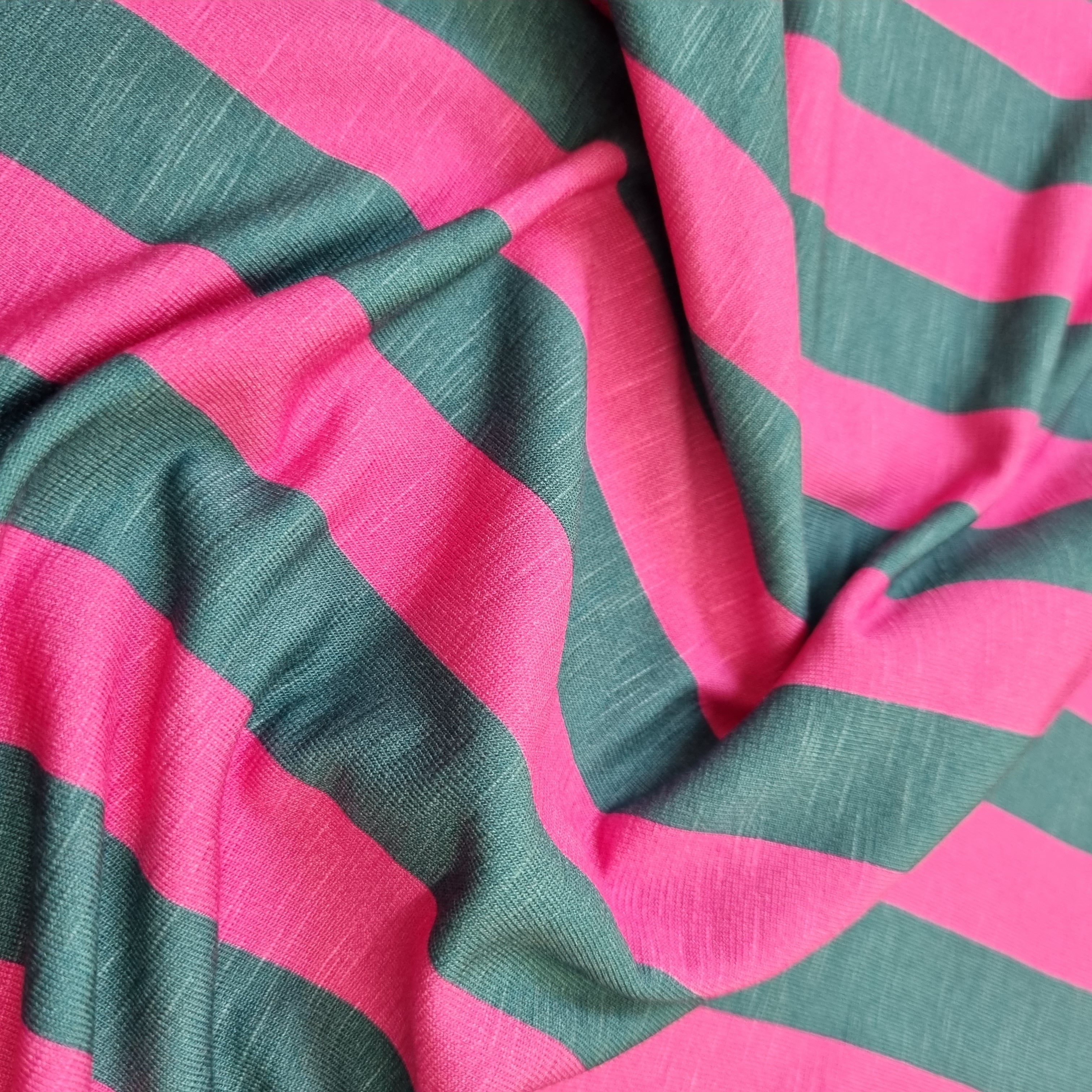 Viskoseslubjersey mit breiten Streifen in pink und petrol Viskosejersey Swafing Malu - Stoffhaus