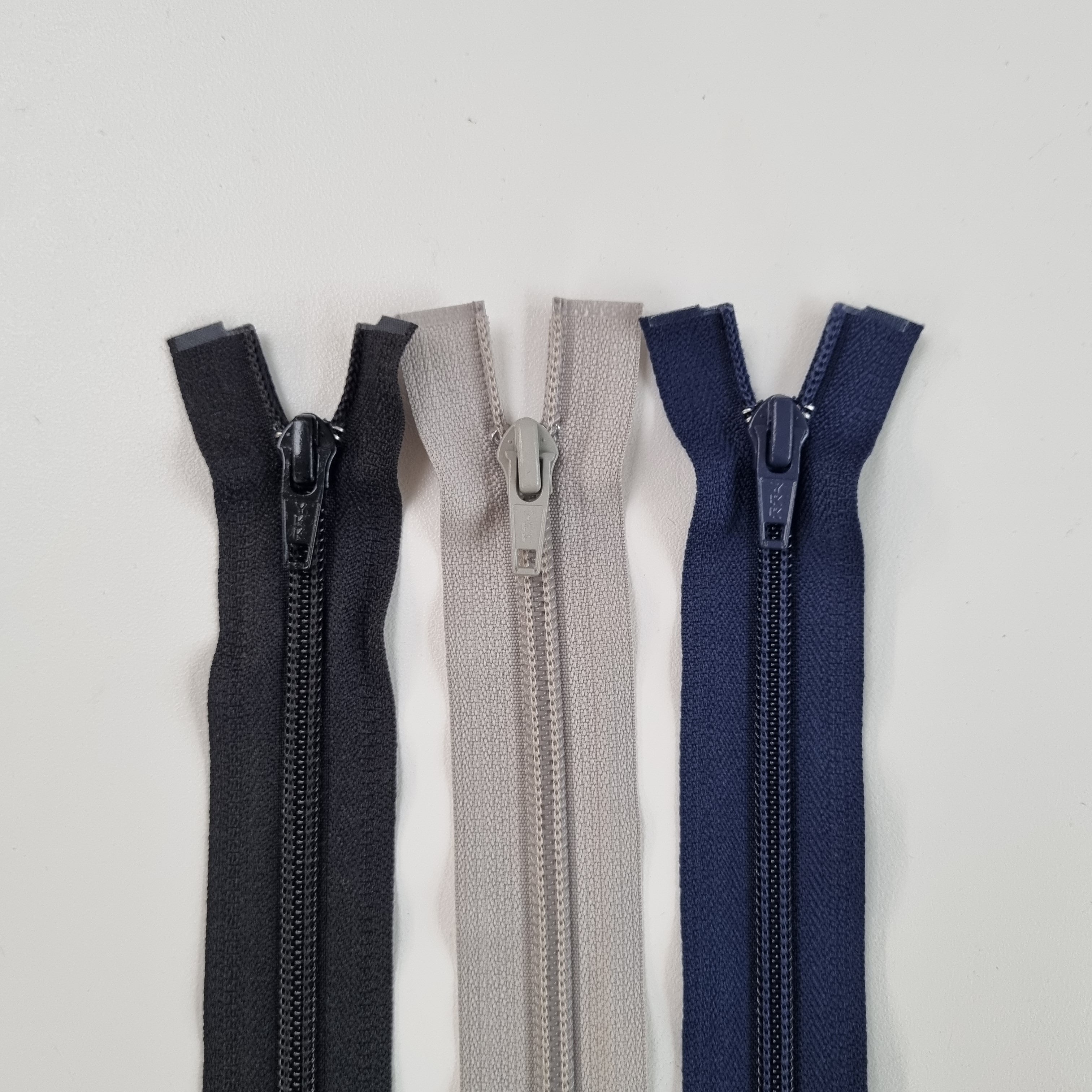 YKK hellgrau Plastikteilbar 5mm Spirale Reißverschlüsse YKK Malu - Stoffhaus