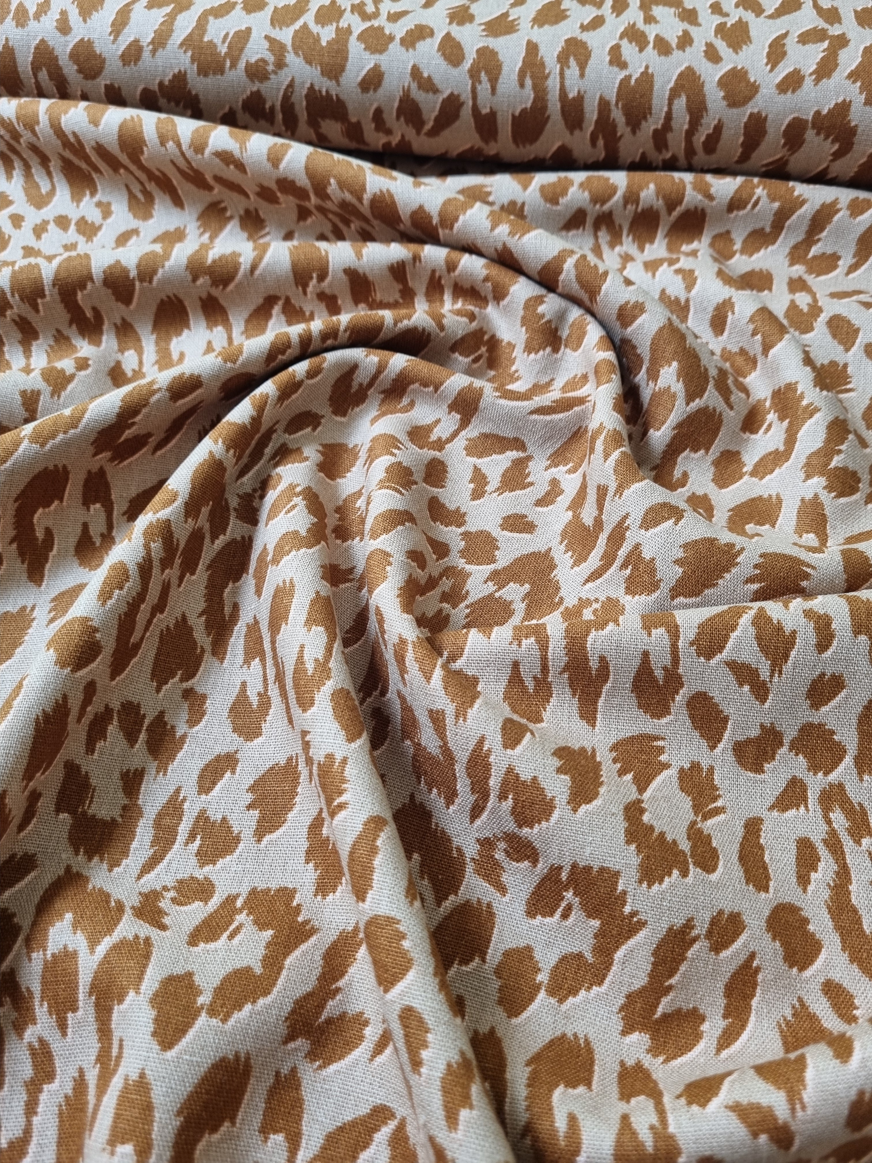 Animalprint auf Viskoseleinen Webstoff, neu Malu Stoffhaus - Nähschule - Atelier Malu - Stoffhaus