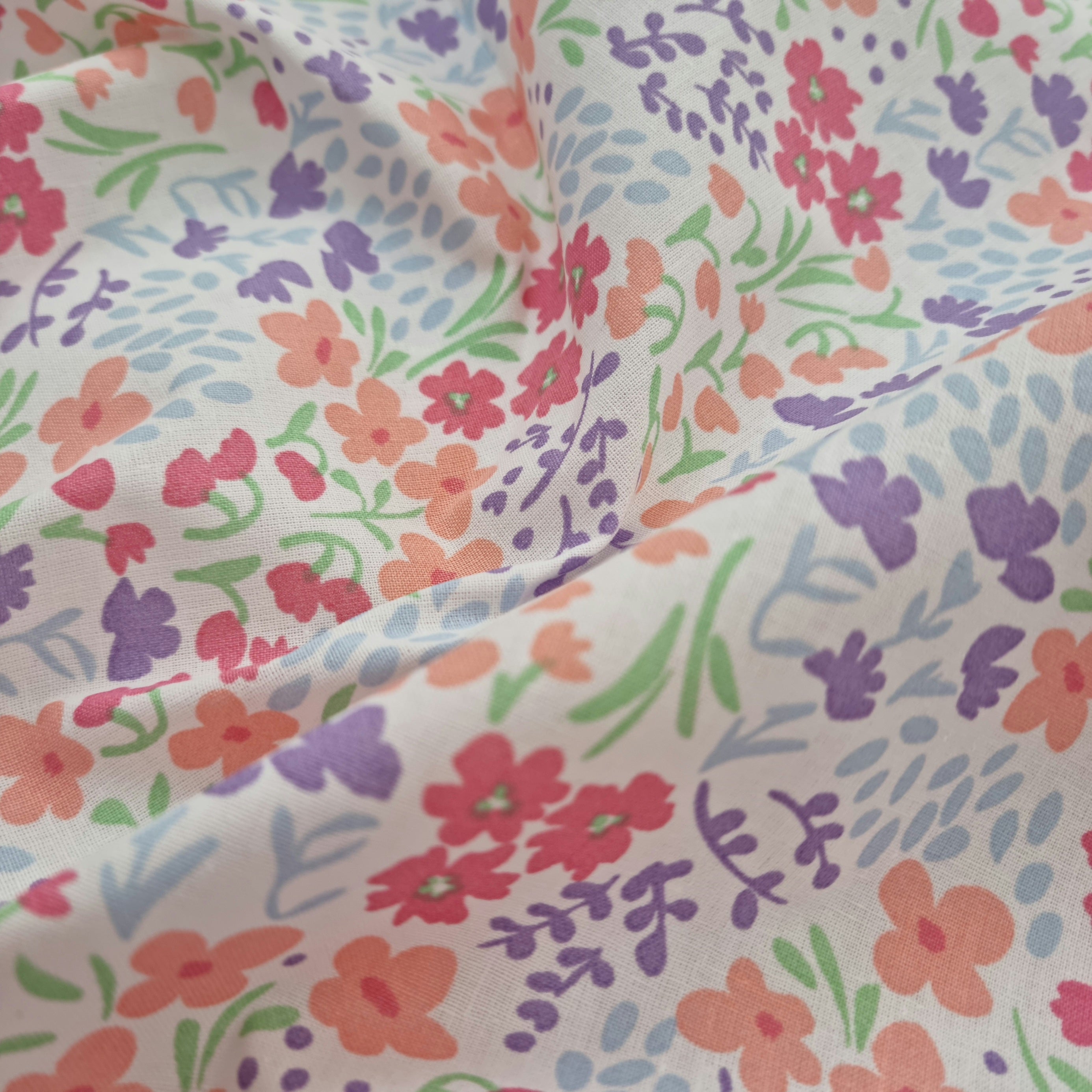 Blütenzauber auf weißem Grund beschichtete Baumwolle beschichtet Verhees Malu - Stoffhaus