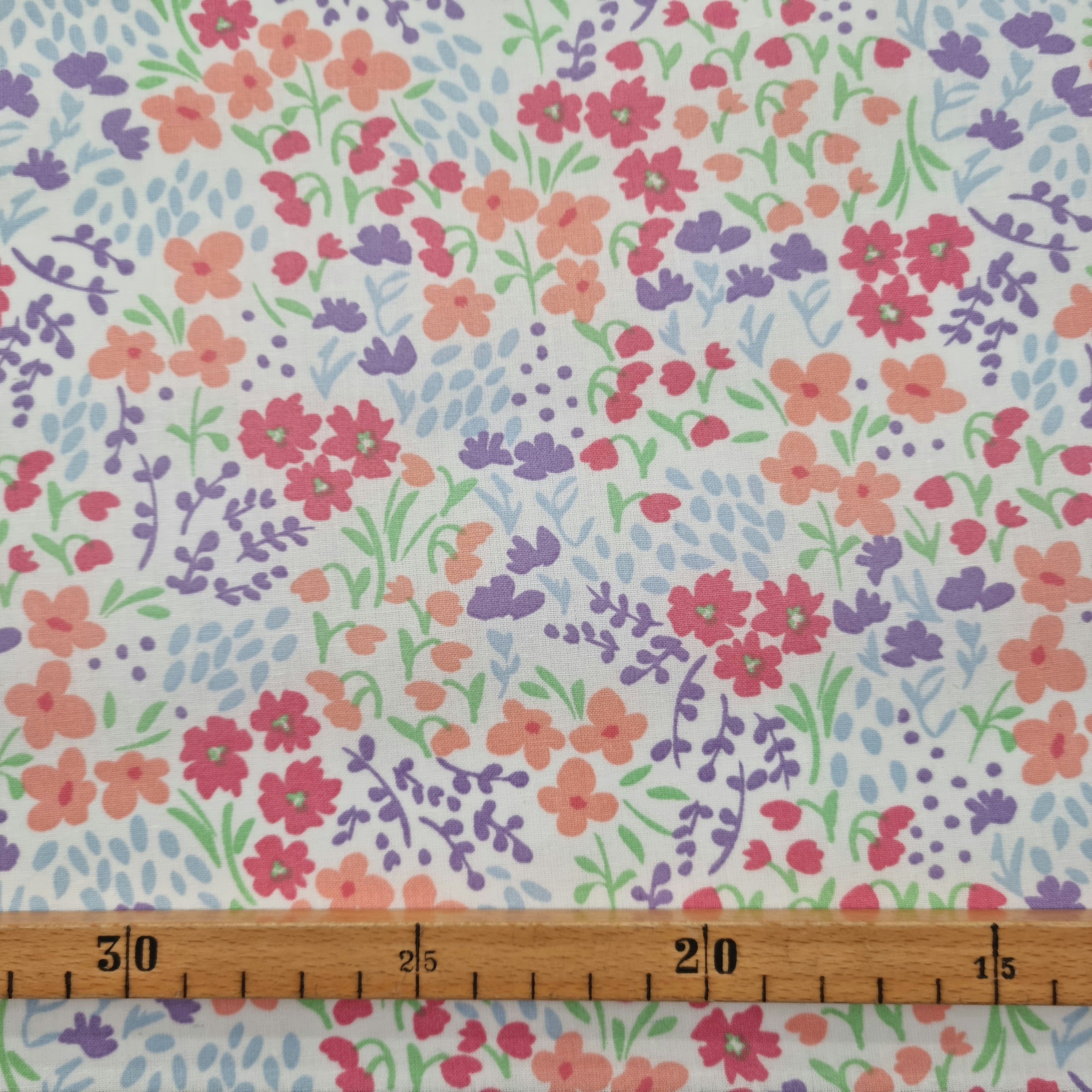 Blütenzauber auf weißem Grund beschichtete Baumwolle beschichtet Verhees Malu - Stoffhaus