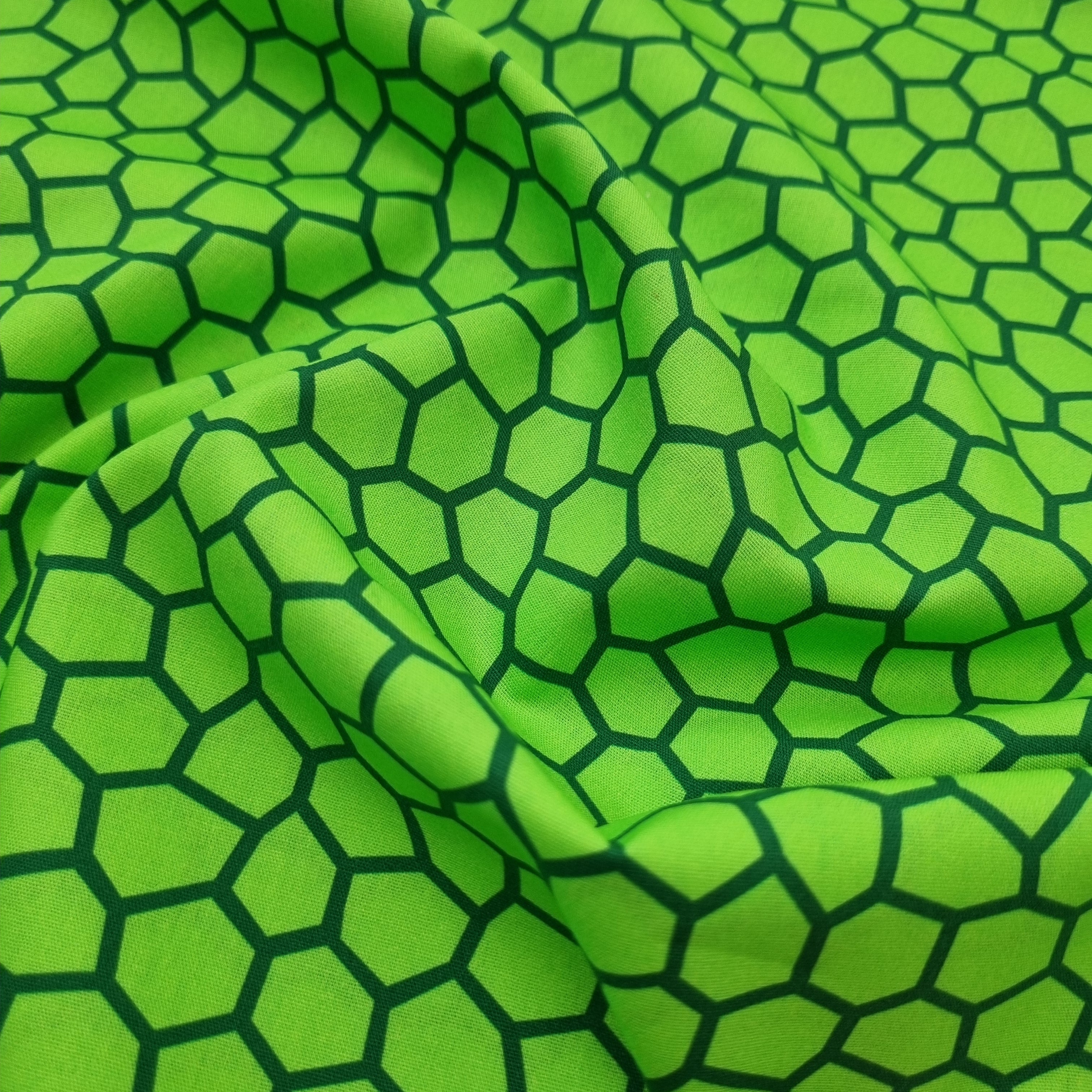 Drachenhaut auf Baumwollwebstoff Webstoff Swafing Malu - Stoffhaus