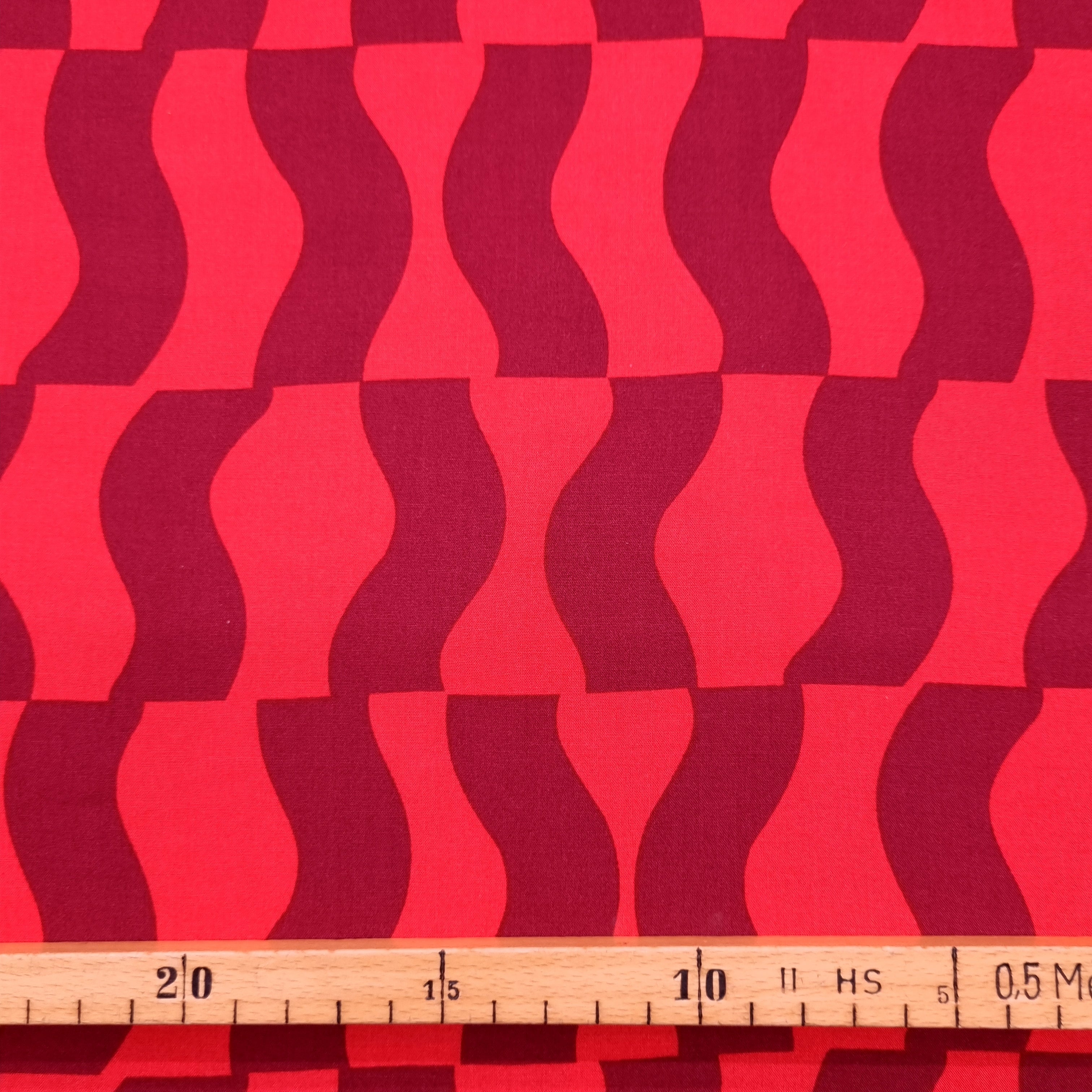 grafisches Muster rot/dunkelrot Ecovero Viscose Viskosewebstoff, neu Verhees Malu - Stoffhaus