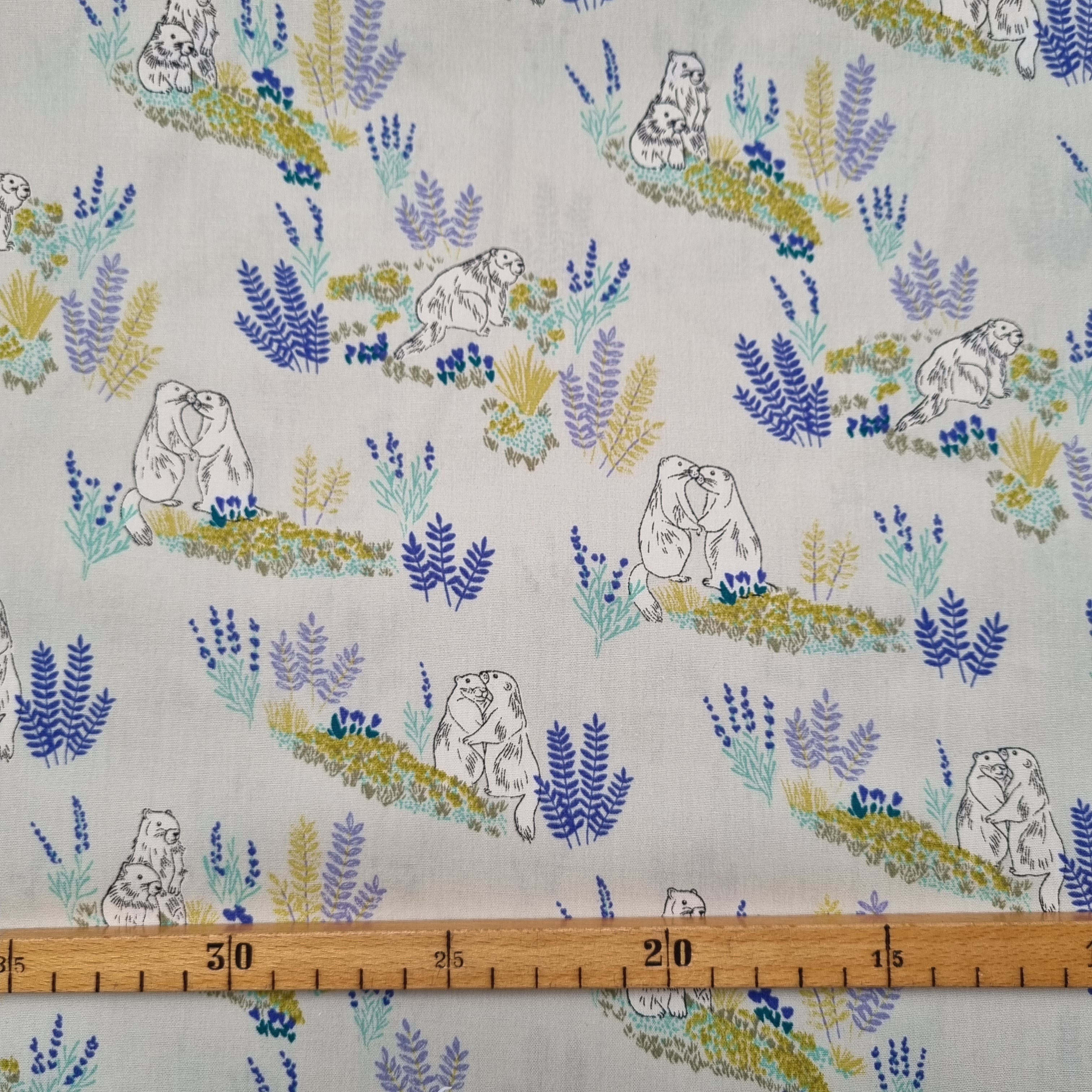 kleine Erdmännchen im Lavendel Webstoff Malu Stoffhaus Malu - Stoffhaus