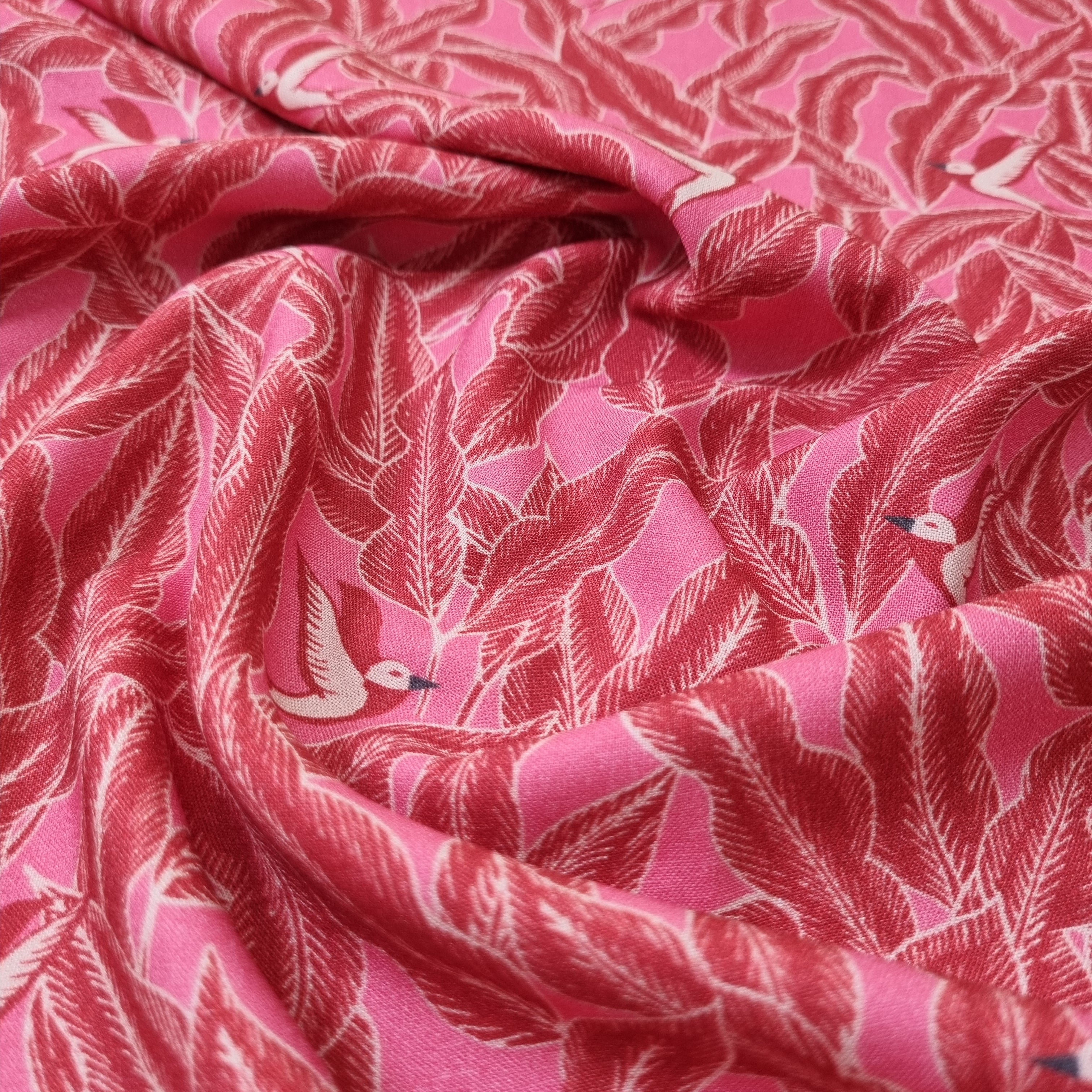 kleine Vögel und Blätter auf Viskosewebstoff Viskosewebstoff, neu Domotex Malu - Stoffhaus
