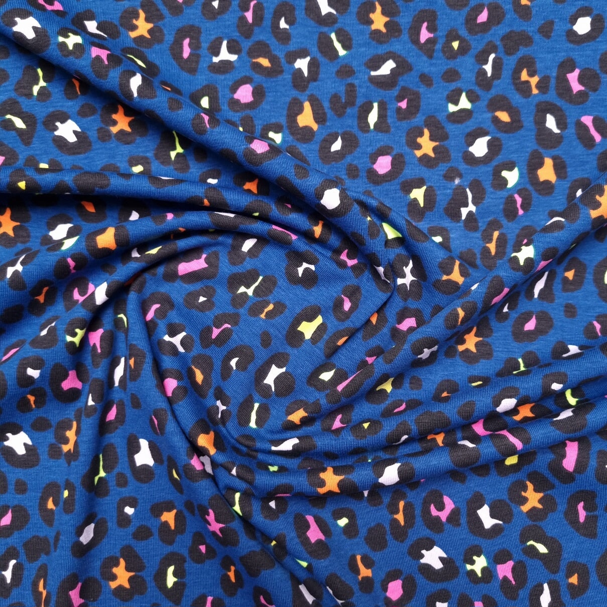 Leodruck auf blauem Grund, Baumwolljersey jersey, neu Verhees Malu - Stoffhaus