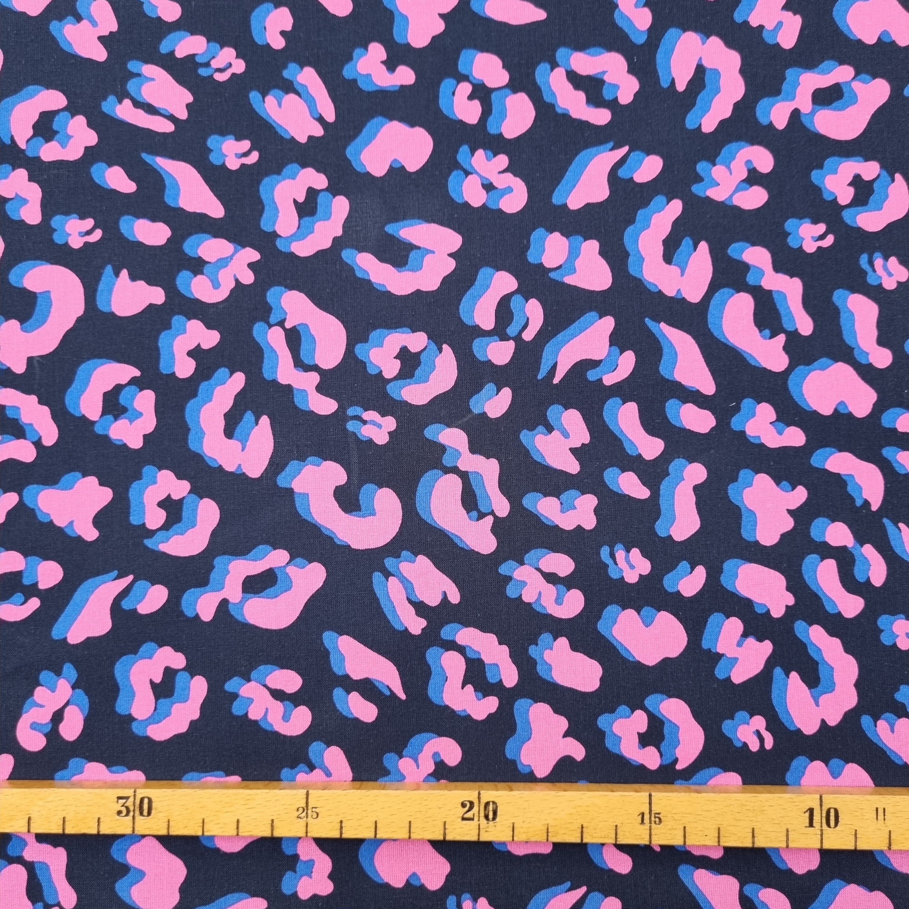Leomuster navy/pink auf beschichteter Baumwolle beschichtet Malu Stoffhaus Malu - Stoffhaus