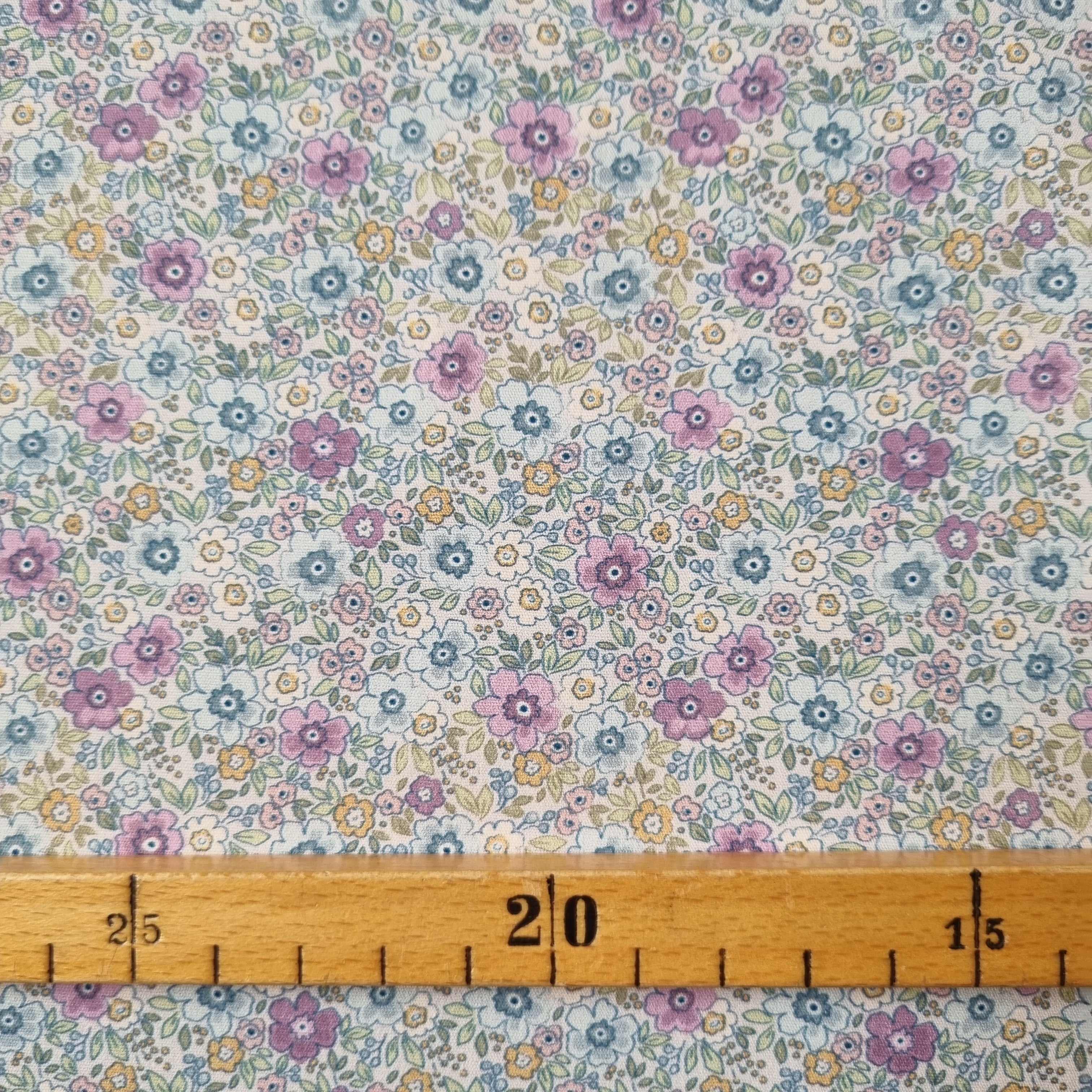 Mille Fleur fliederblau/weiß Webstoff Marin & Carbonell Malu - Stoffhaus