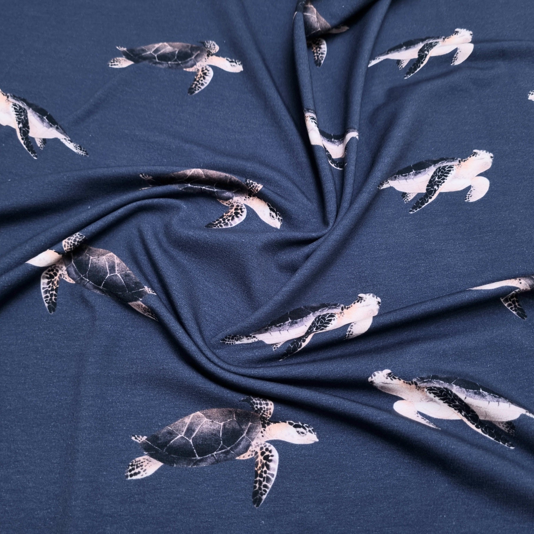Schildkröten schwimmen Baumwolljersey jersey, neu Verhees Malu - Stoffhaus