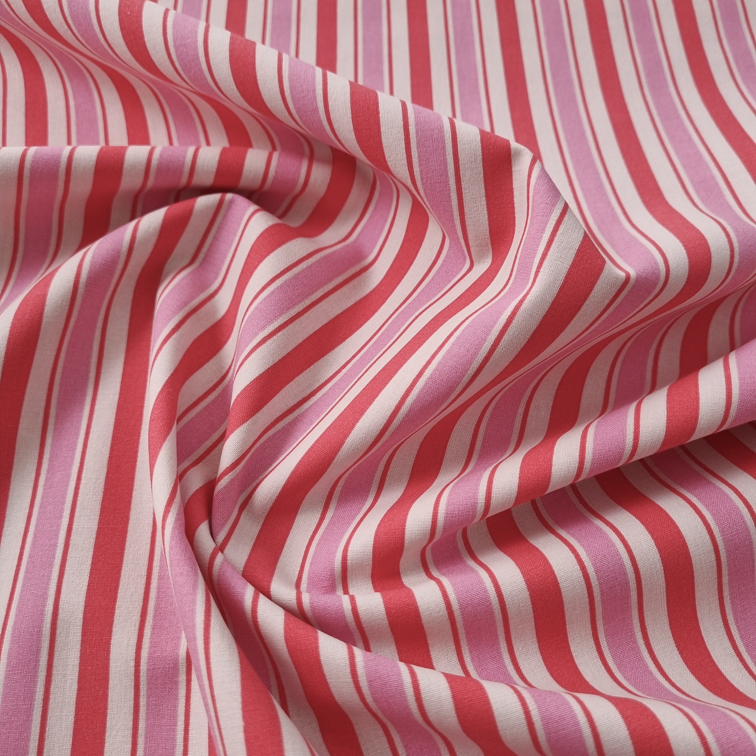 Streifendruck rosa Baumwollwebstoff Viskosewebstoff, neu Domotex Malu - Stoffhaus