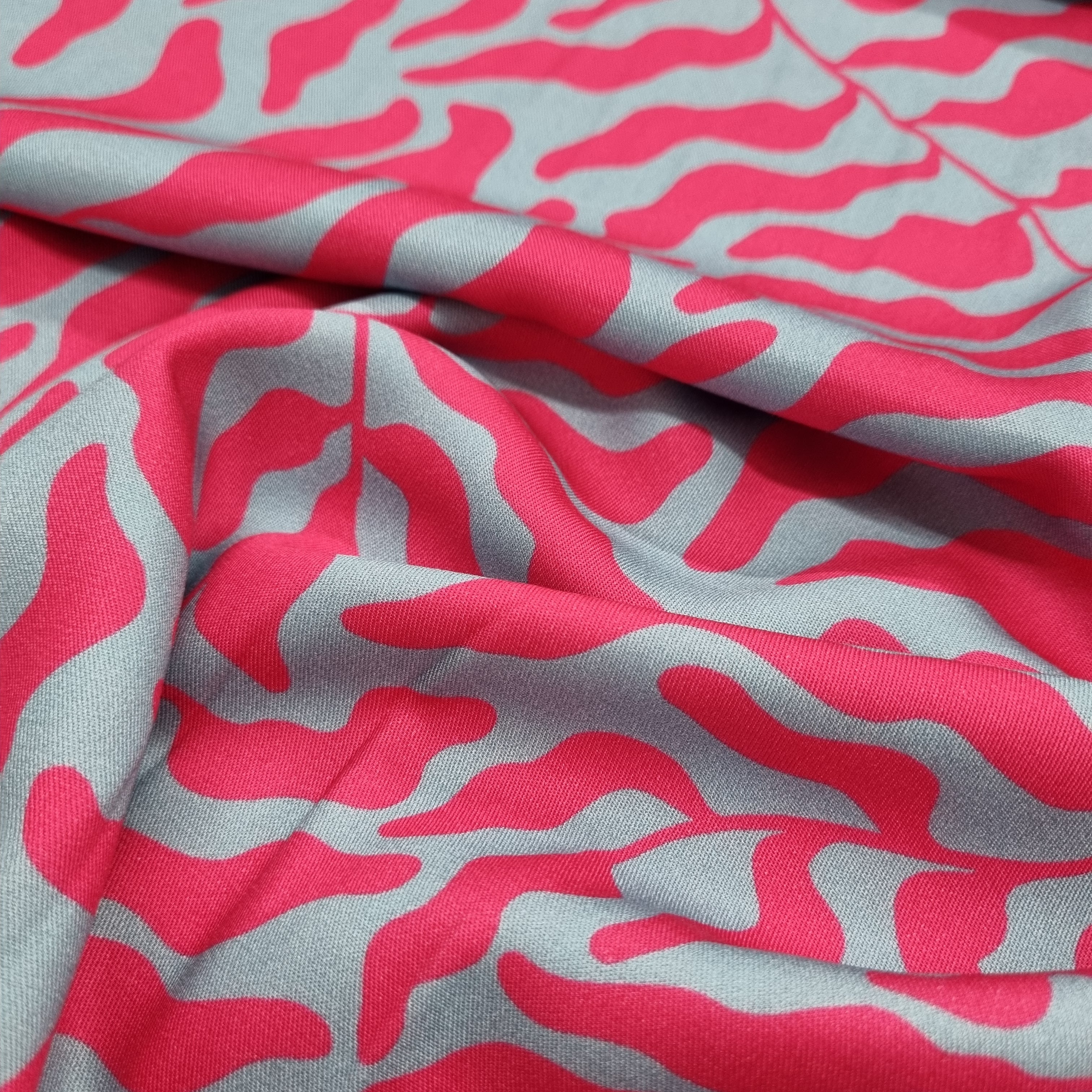 Viskosedruck Blätterranken pink/grau Webstoff Swafing Malu - Stoffhaus